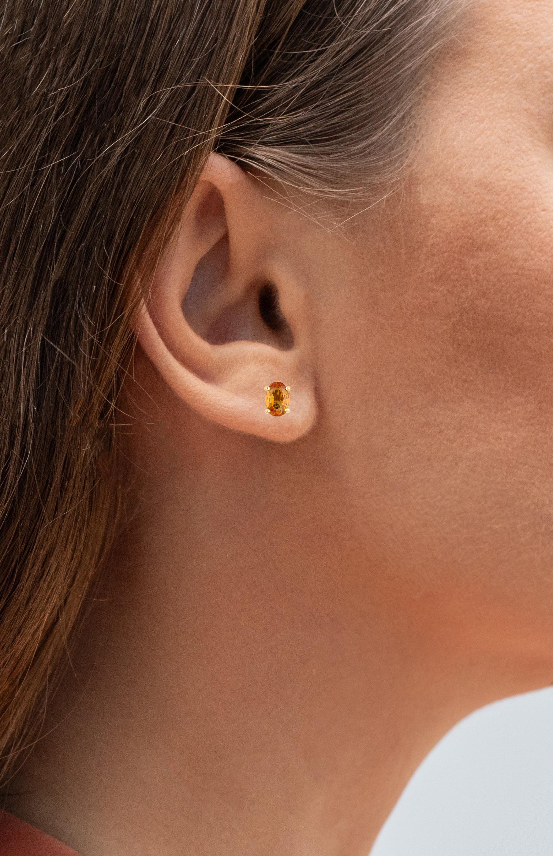 Contemporary Orange Sapphire Stud Earrings 1.10 Carats Total 14K Yellow Gold For Sale