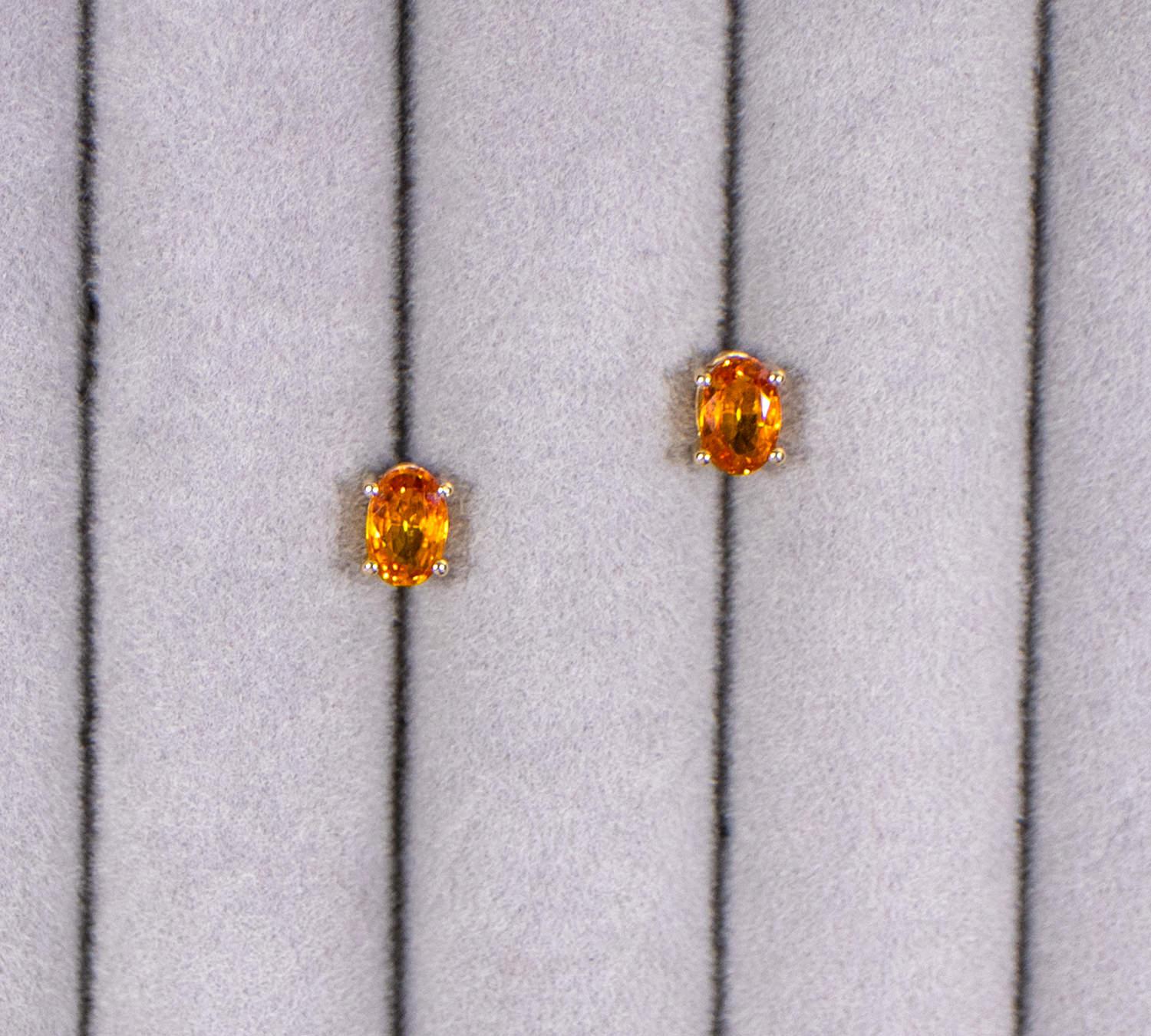 Orange Sapphires Stud Earrings 1.10 Carats Total 14K Yellow Gold For Sale 1