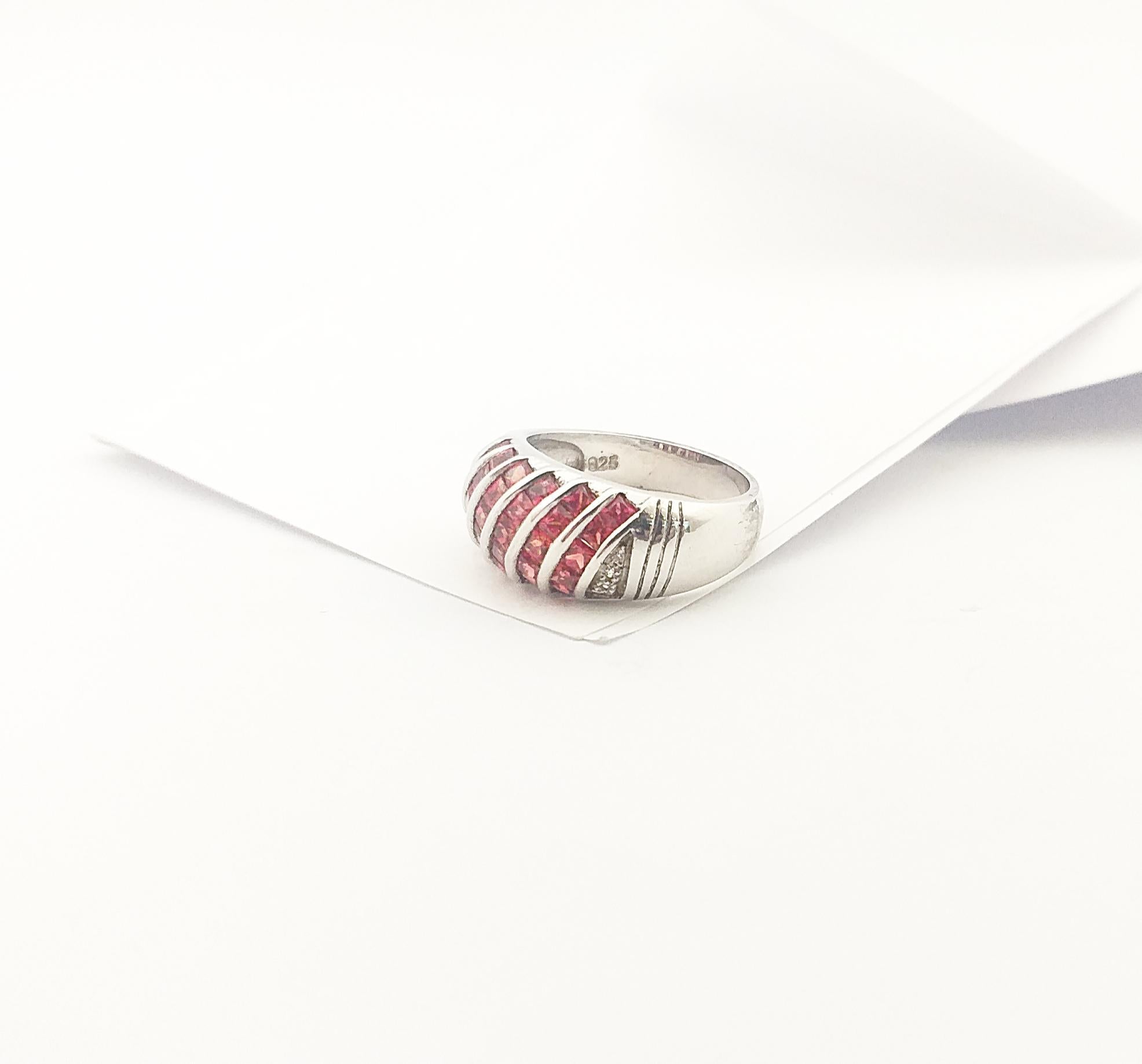 Bague en saphir orange avec zirconia cubique sertie dans des montures en argent en vente 8