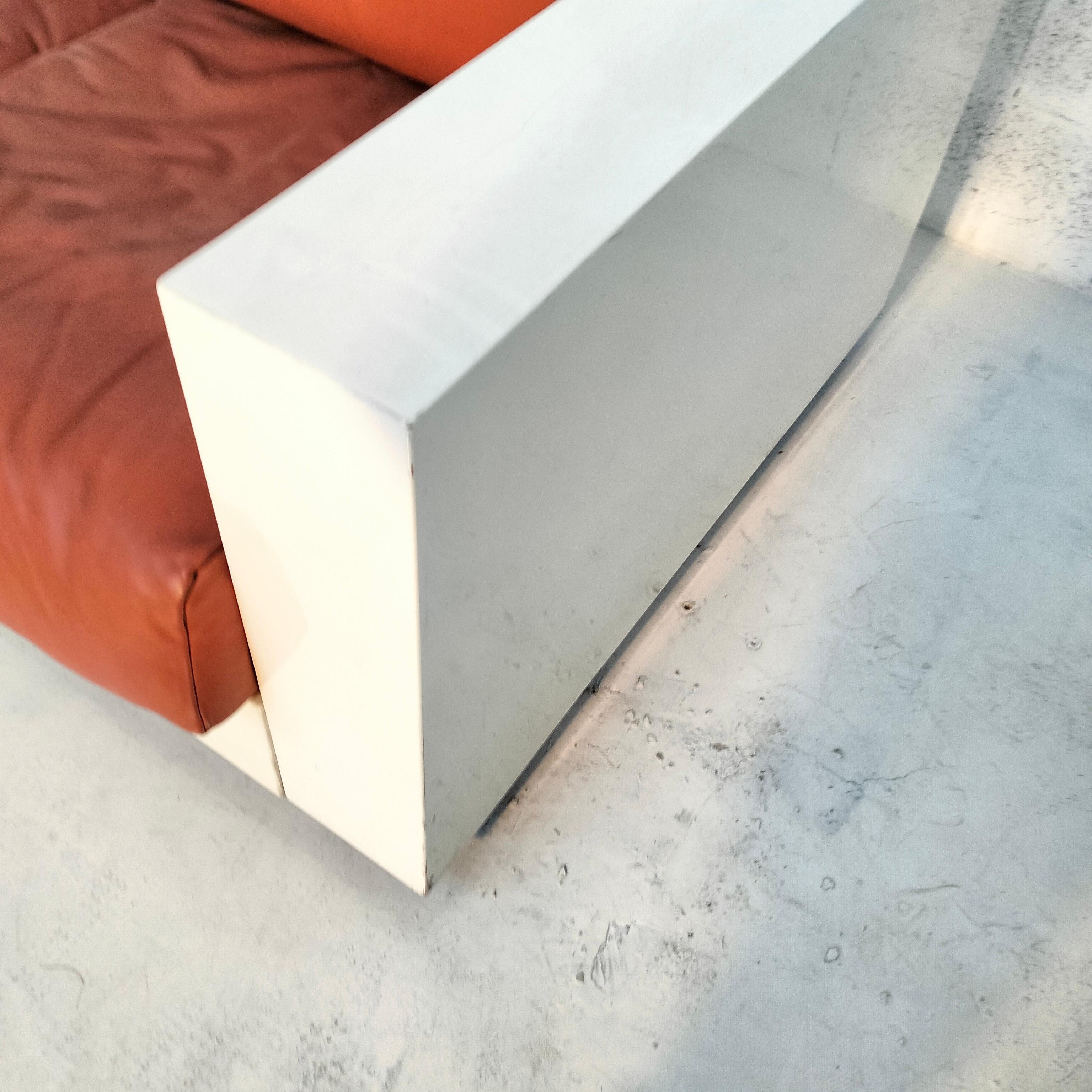 Orange “Saratoga” 3 seater sofa by Massimo and Lella Vignelli for Poltronova 60s For Sale 3