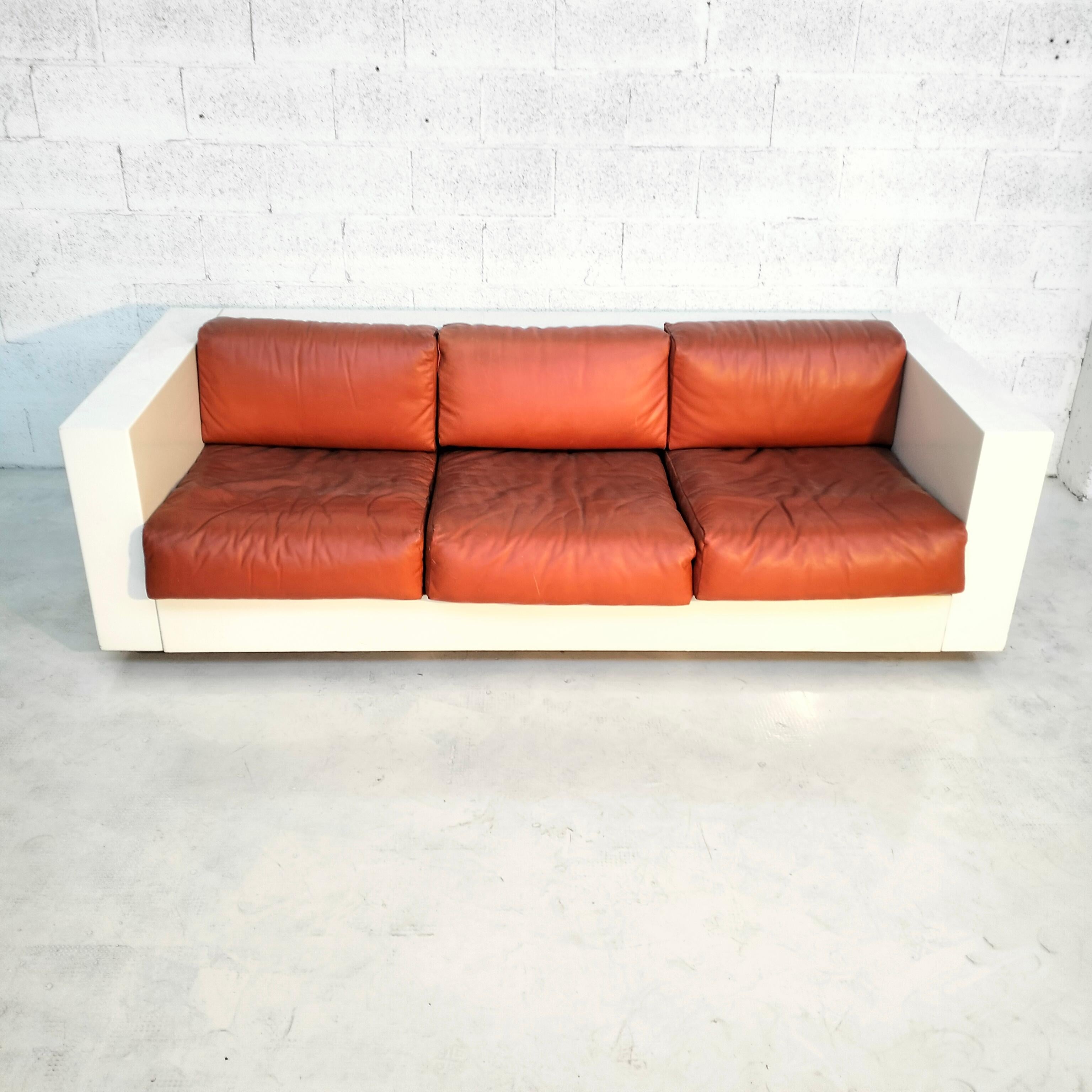 Mid-Century Modern Orange “Saratoga” 3 seater sofa by Massimo and Lella Vignelli for Poltronova 60s For Sale
