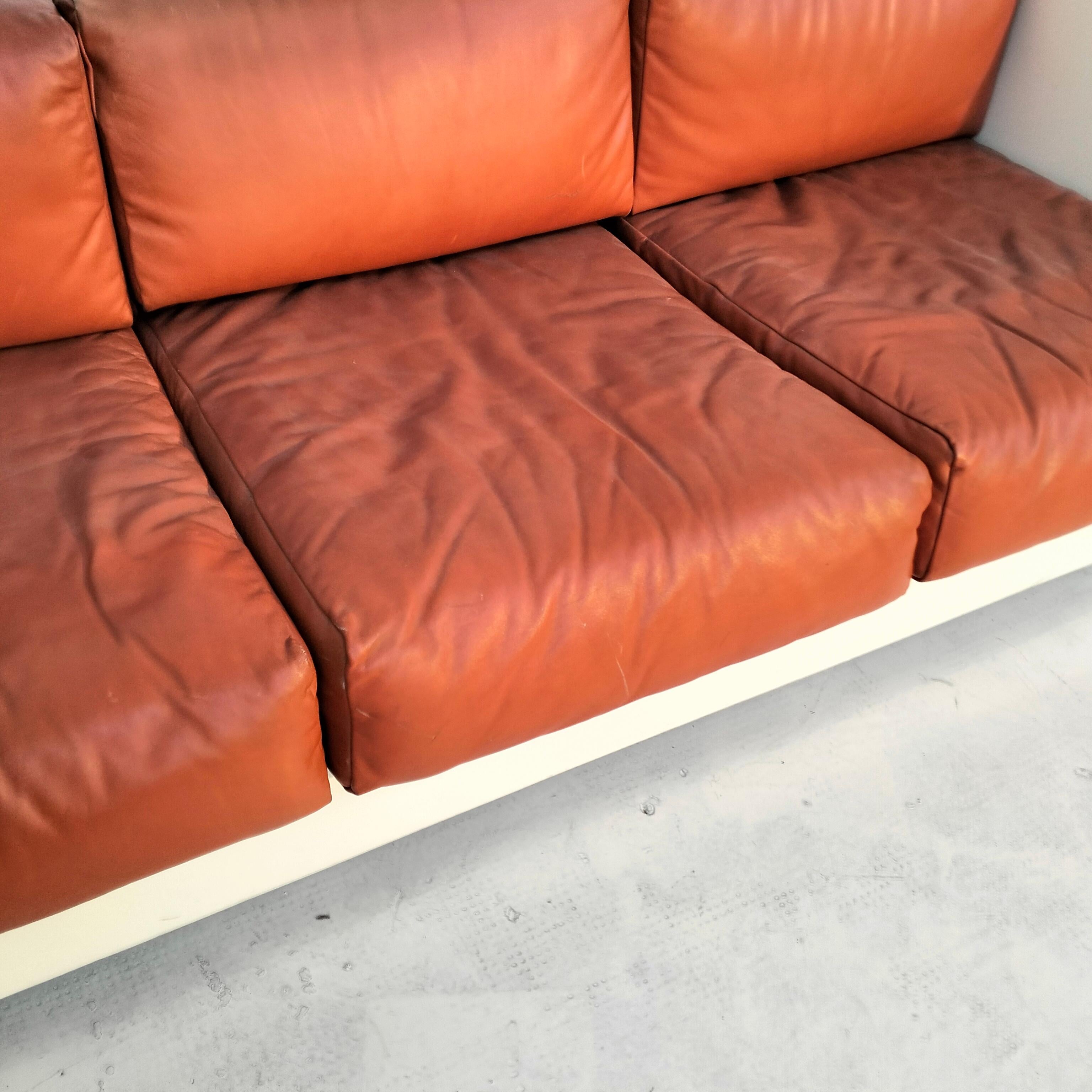 Leather Orange “Saratoga” 3 seater sofa by Massimo and Lella Vignelli for Poltronova 60s For Sale