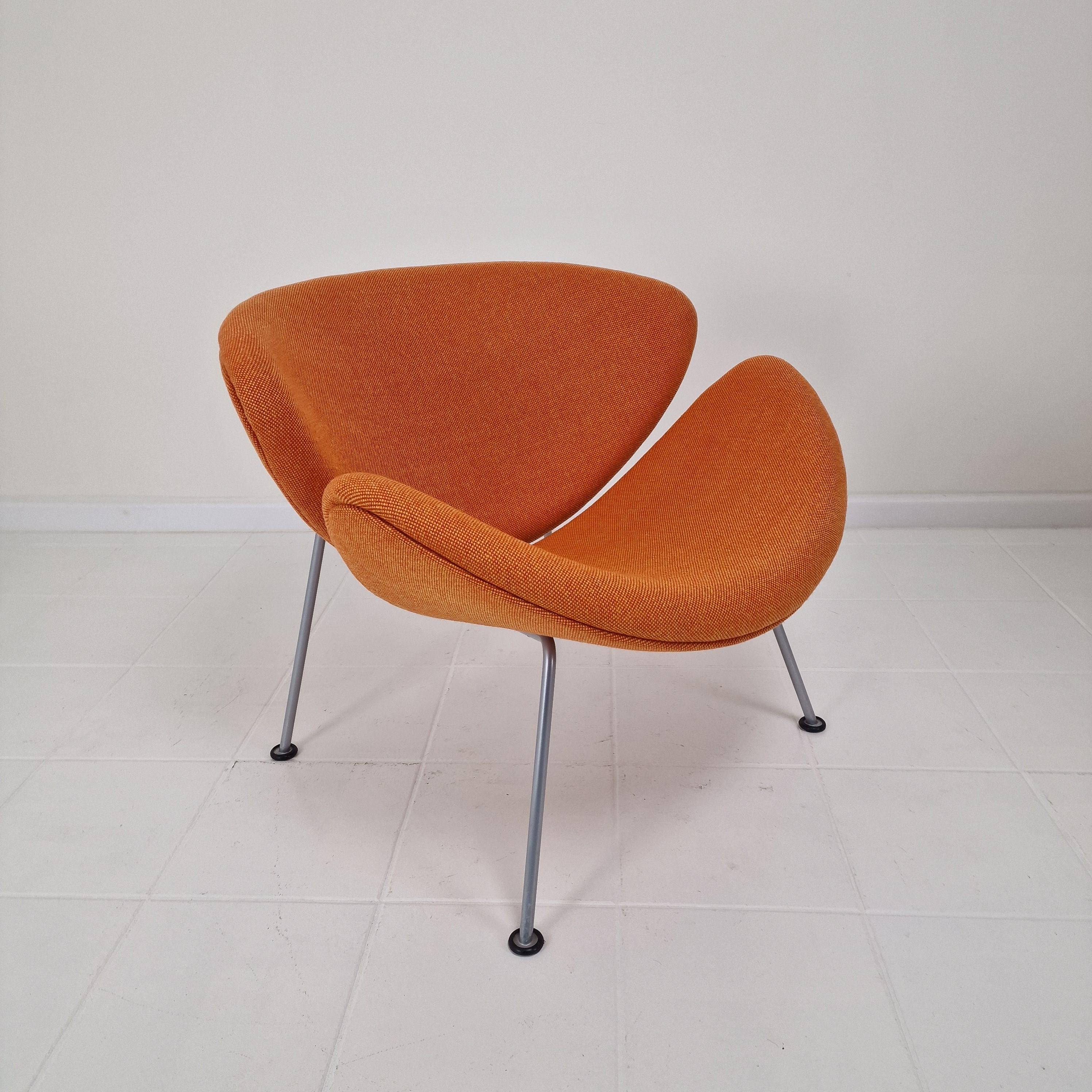 Mid-Century Modern Orange Slice Chair by Pierre Paulin for Artifort, 1990s For Sale