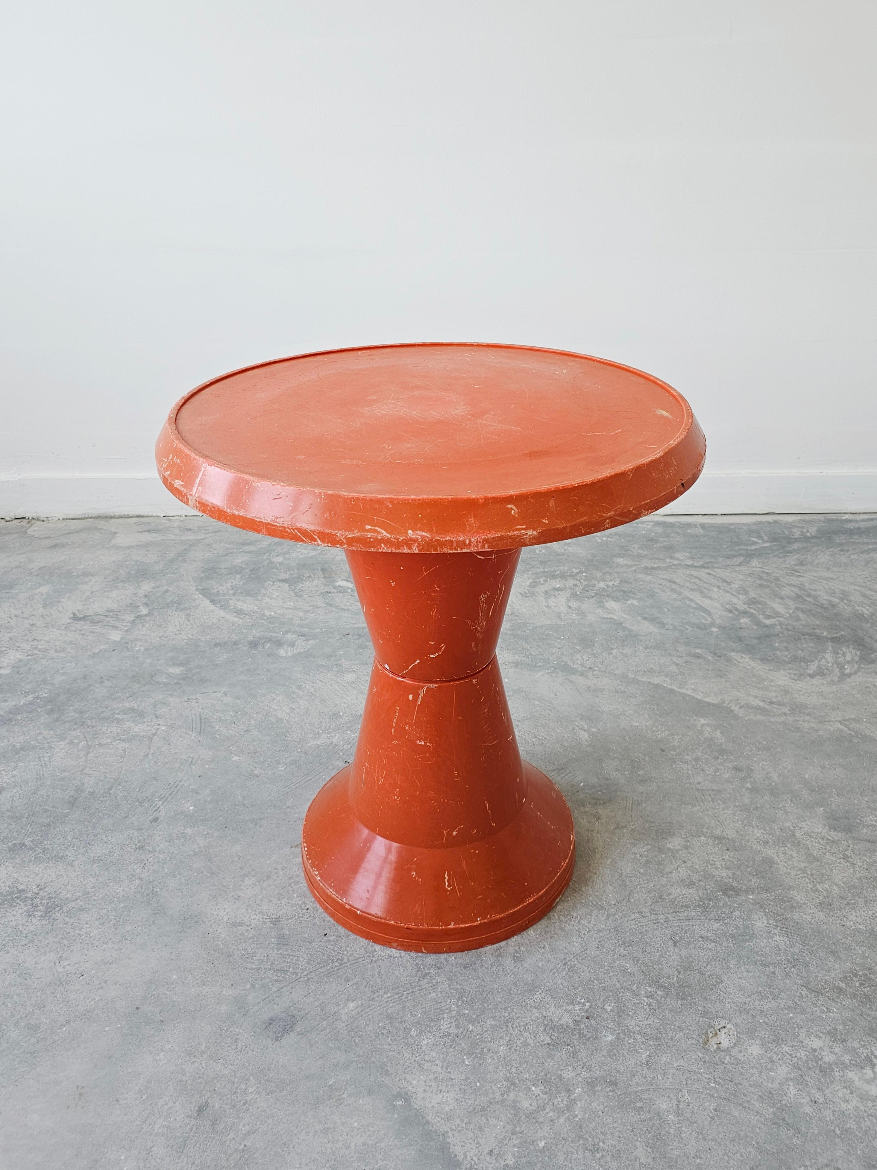 Mesa de Patio Naranja de la Era Espacial Modelo 