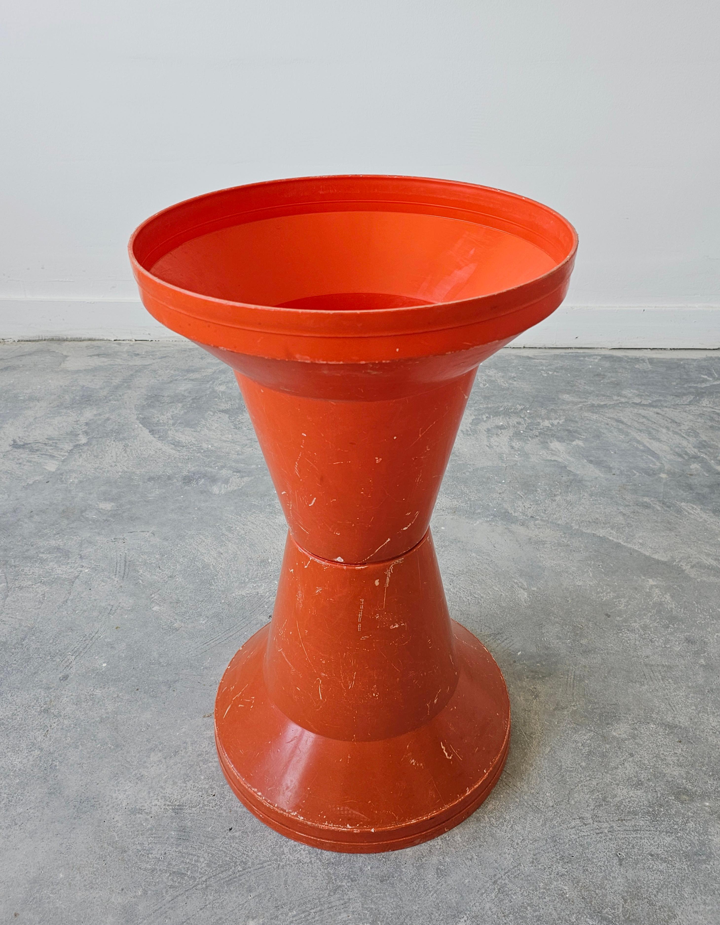 Mesa de Patio Naranja de la Era Espacial Modelo 