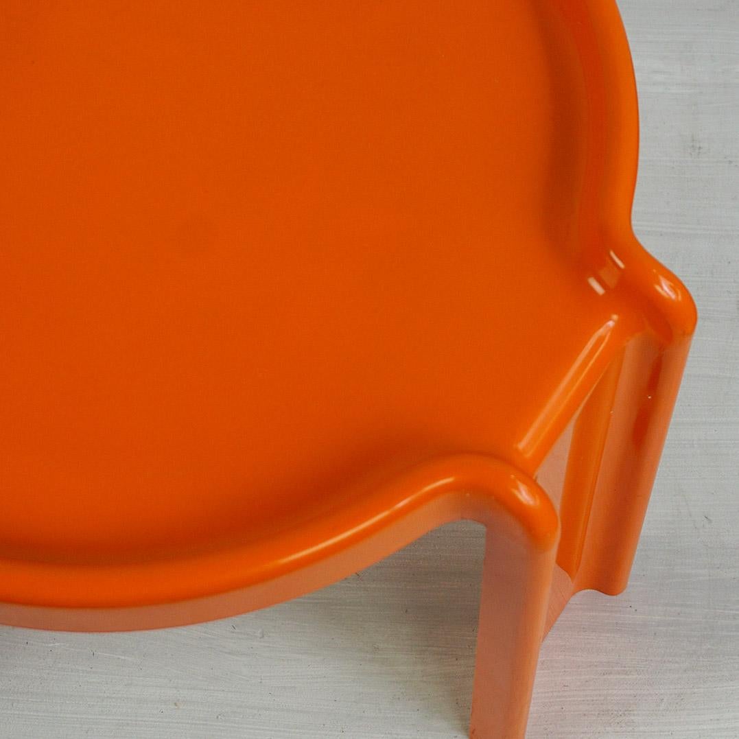 Fin du 20e siècle Table basse orange en plastique Space Age par Giotto Stoppino pour Kartell, Italie en vente