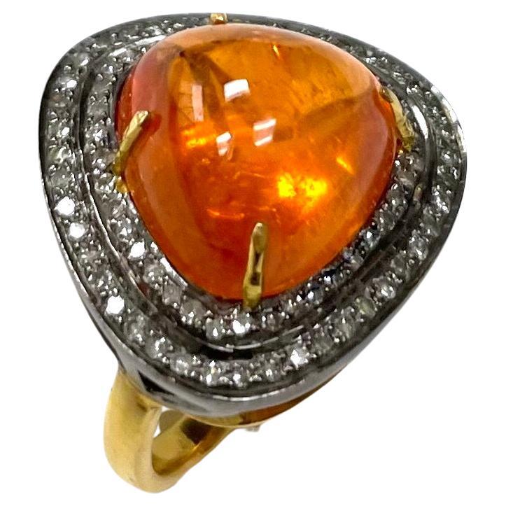 Ring aus orangefarbenem Spessartit mit Pavé-Diamanten im Angebot 4