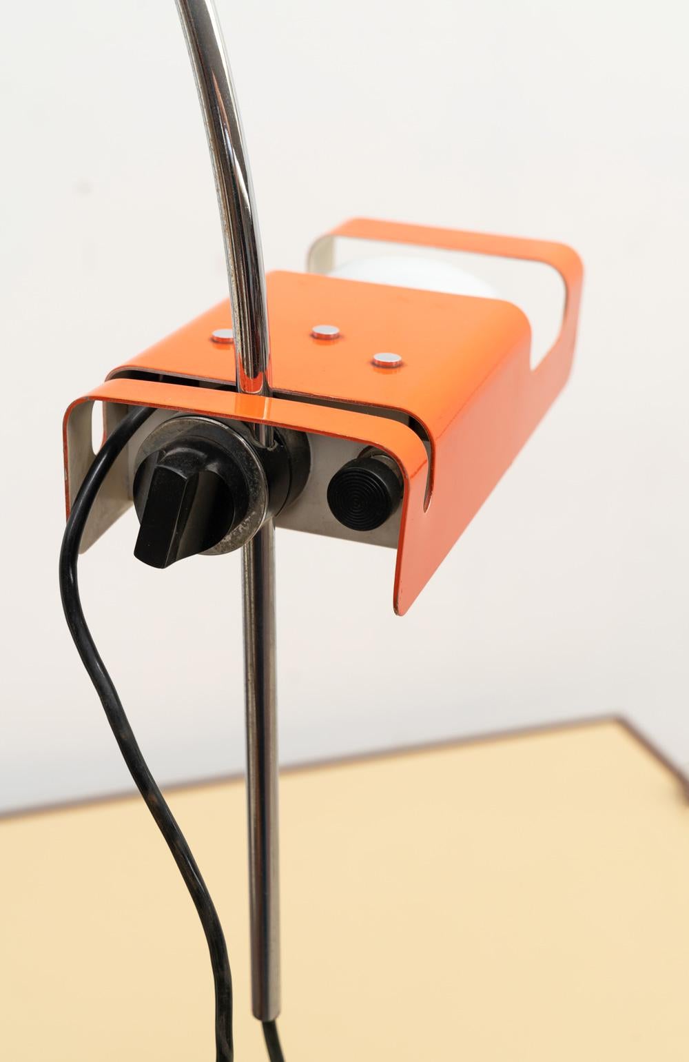 Italian Orange Spider table lamp by Joe Colombo, Oluce 1960s For Sale