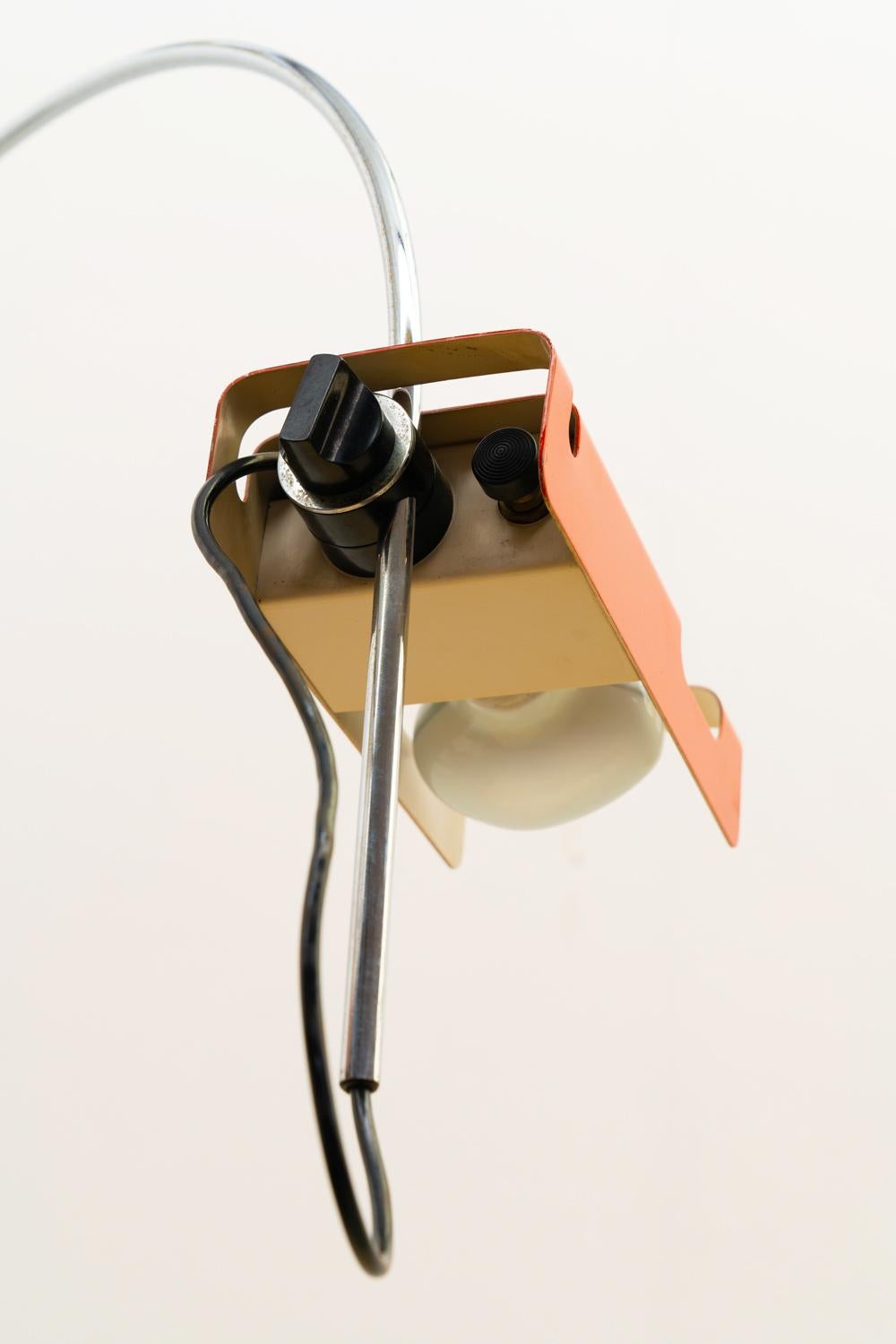Mid-20th Century Orange Spider table lamp by Joe Colombo, Oluce 1960s For Sale