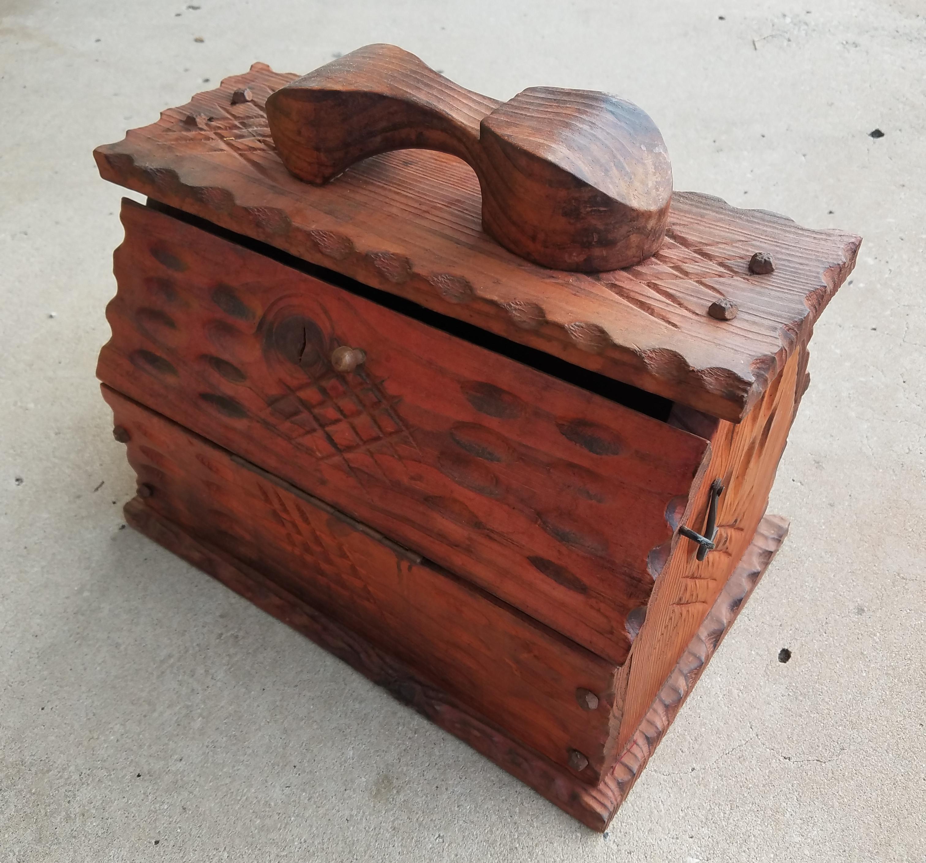 Orange Stained Vintage Moroccan Shoe Shine Box In Excellent Condition For Sale In Orlando, FL