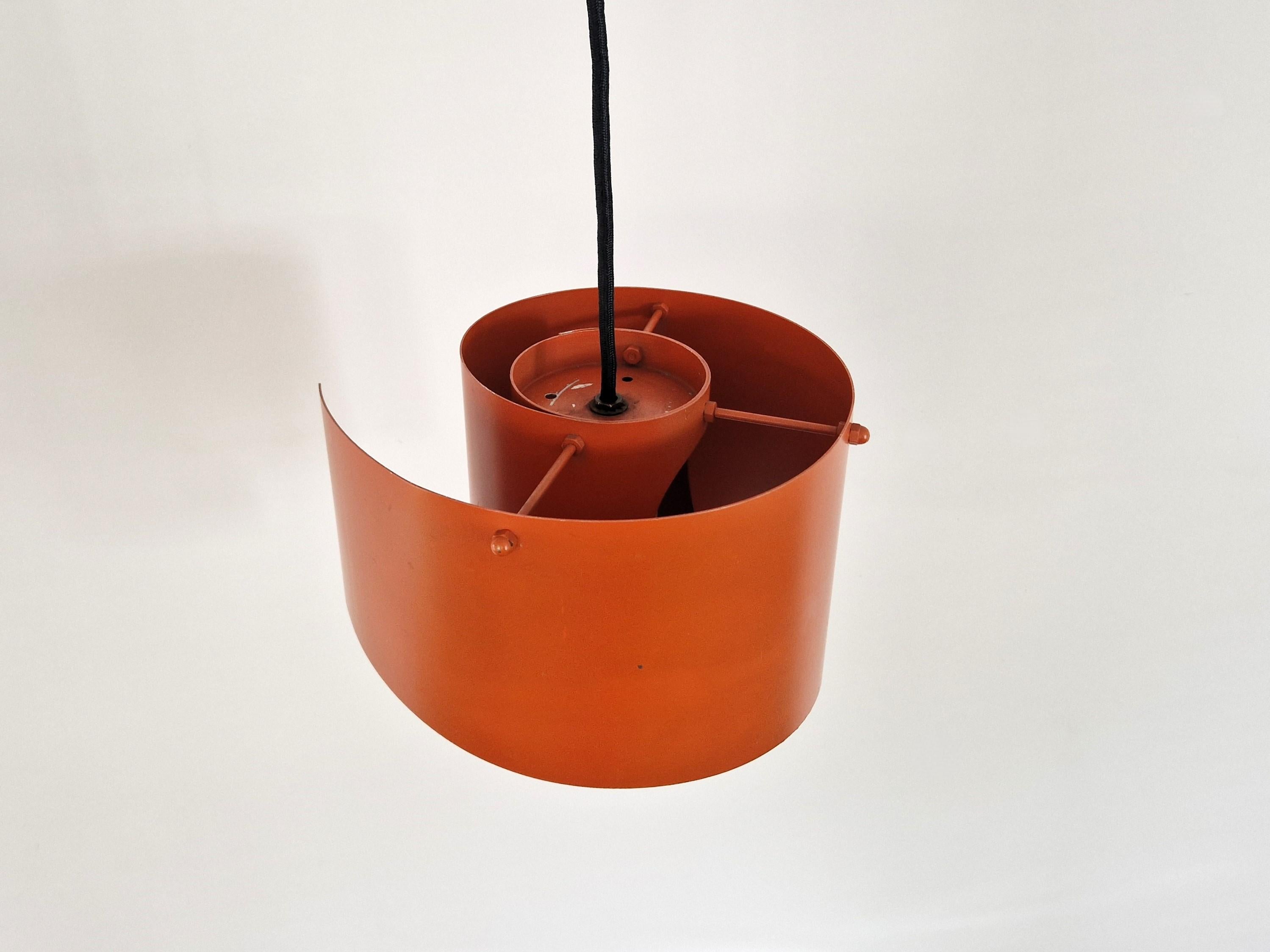 Mid-Century moderno Lampada a sospensione o da soffitto a forma di vortice arancione di Simon P. Henningsen per Lyfa in vendita