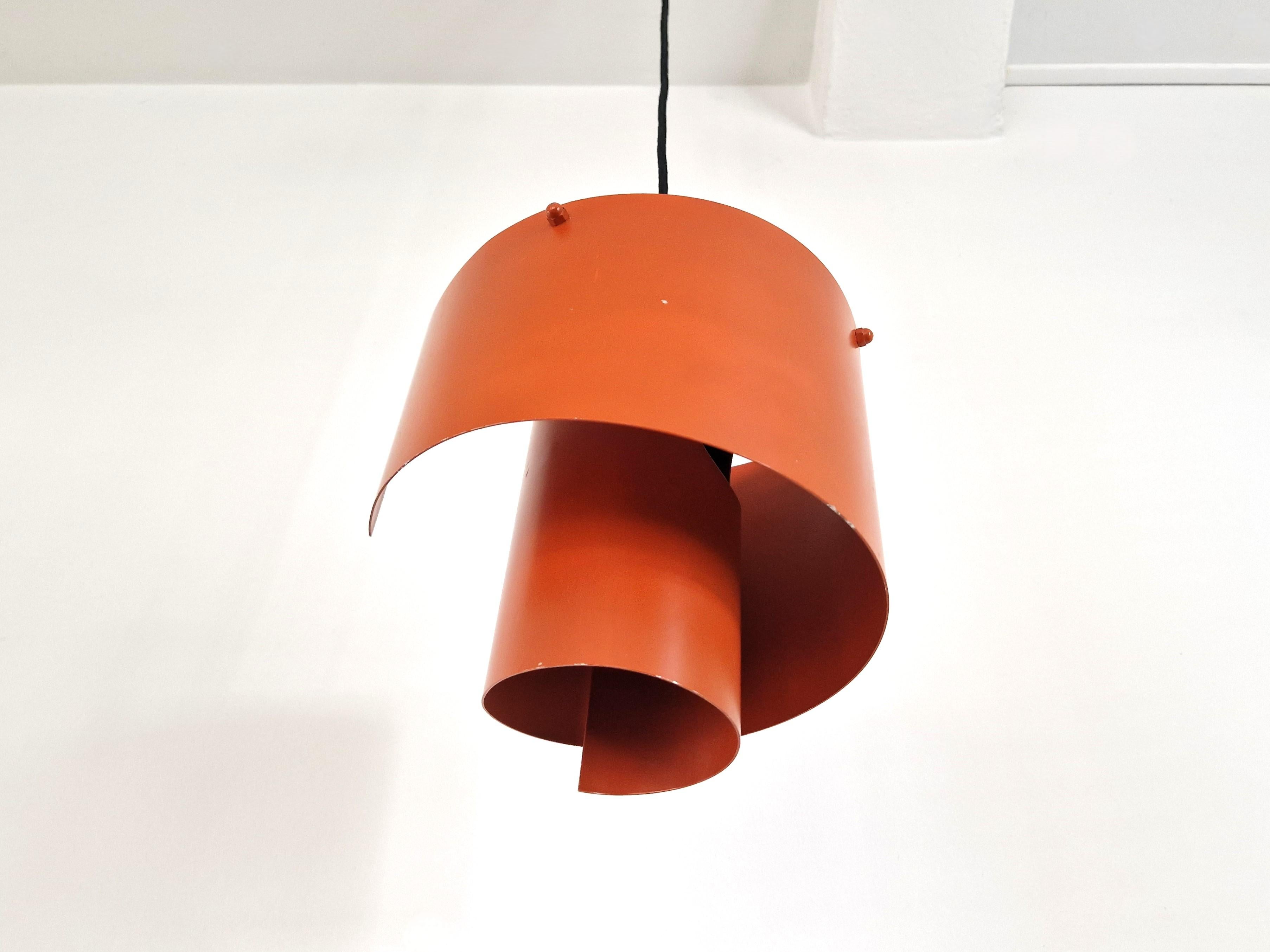Danese Lampada a sospensione o da soffitto a forma di vortice arancione di Simon P. Henningsen per Lyfa in vendita