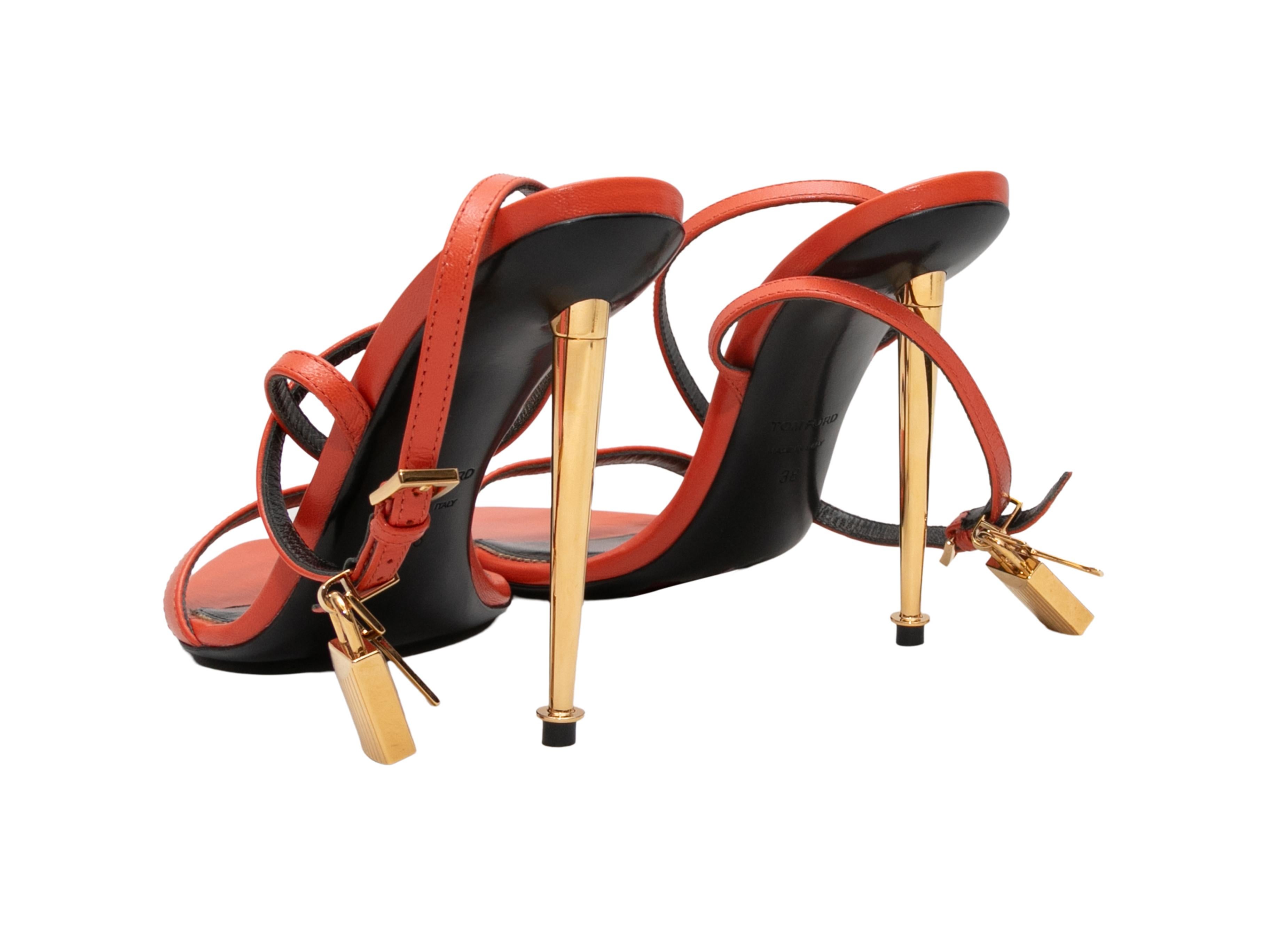 Sandalias de tacón Tom Ford naranja con candado talla 38 en Bueno estado para la venta en New York, NY