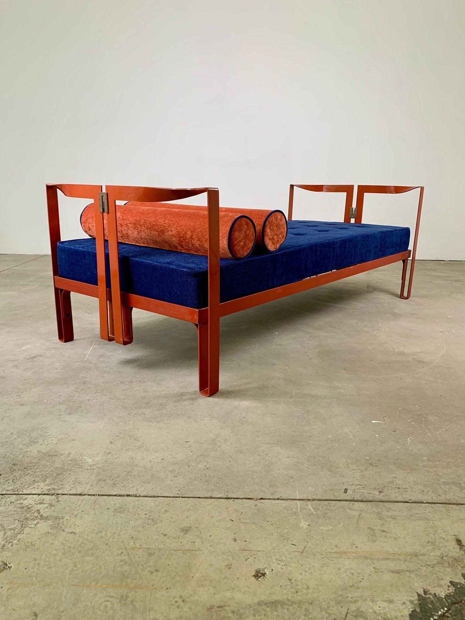 Cama individual Vanessa naranja de Tobia Scarpa para Simon, Italia, años 60 Mid-20th Century en venta
