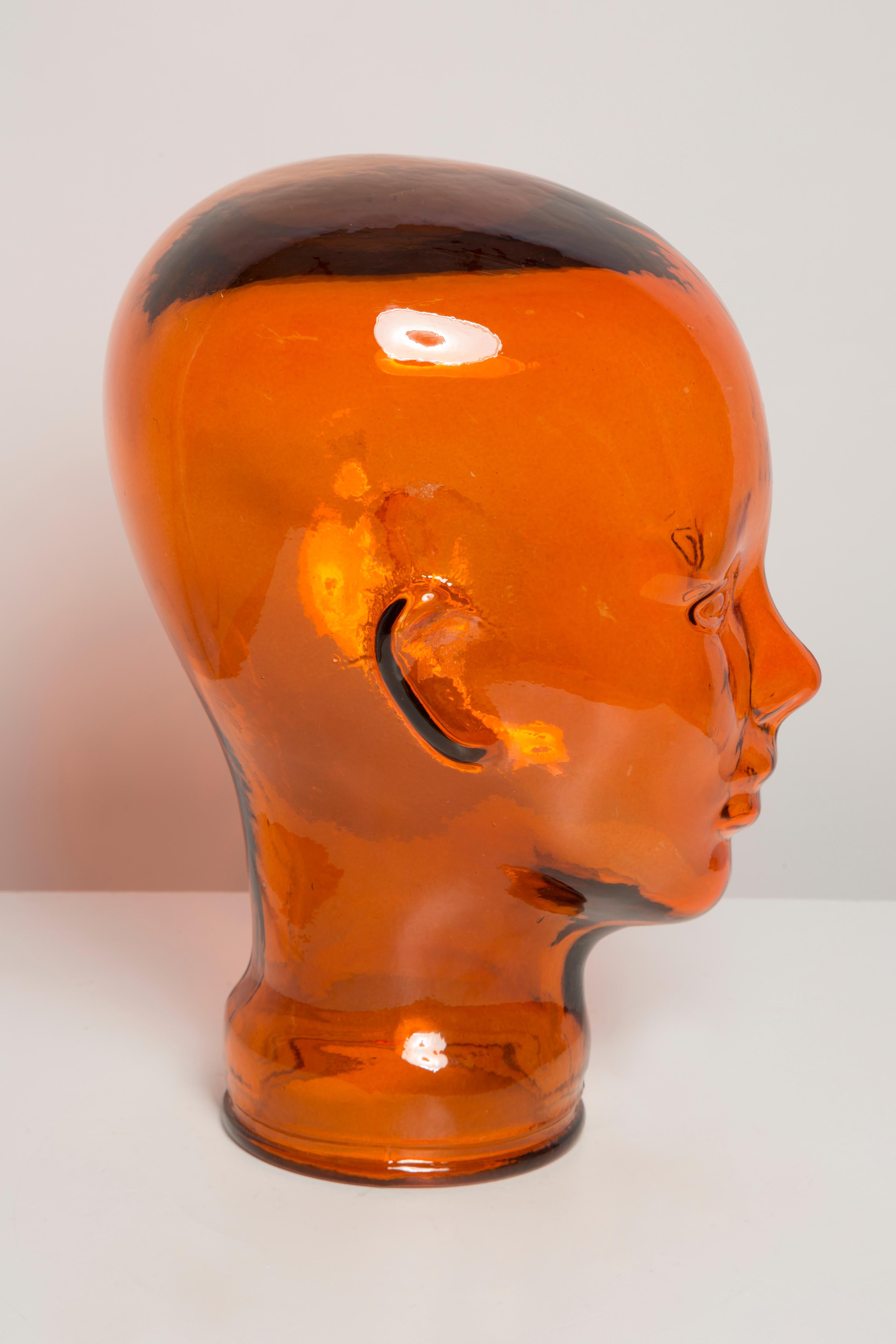 Escultura decorativa naranja vintage con cabeza de maniquí de cristal, años 70, Alemania siglo XX en venta
