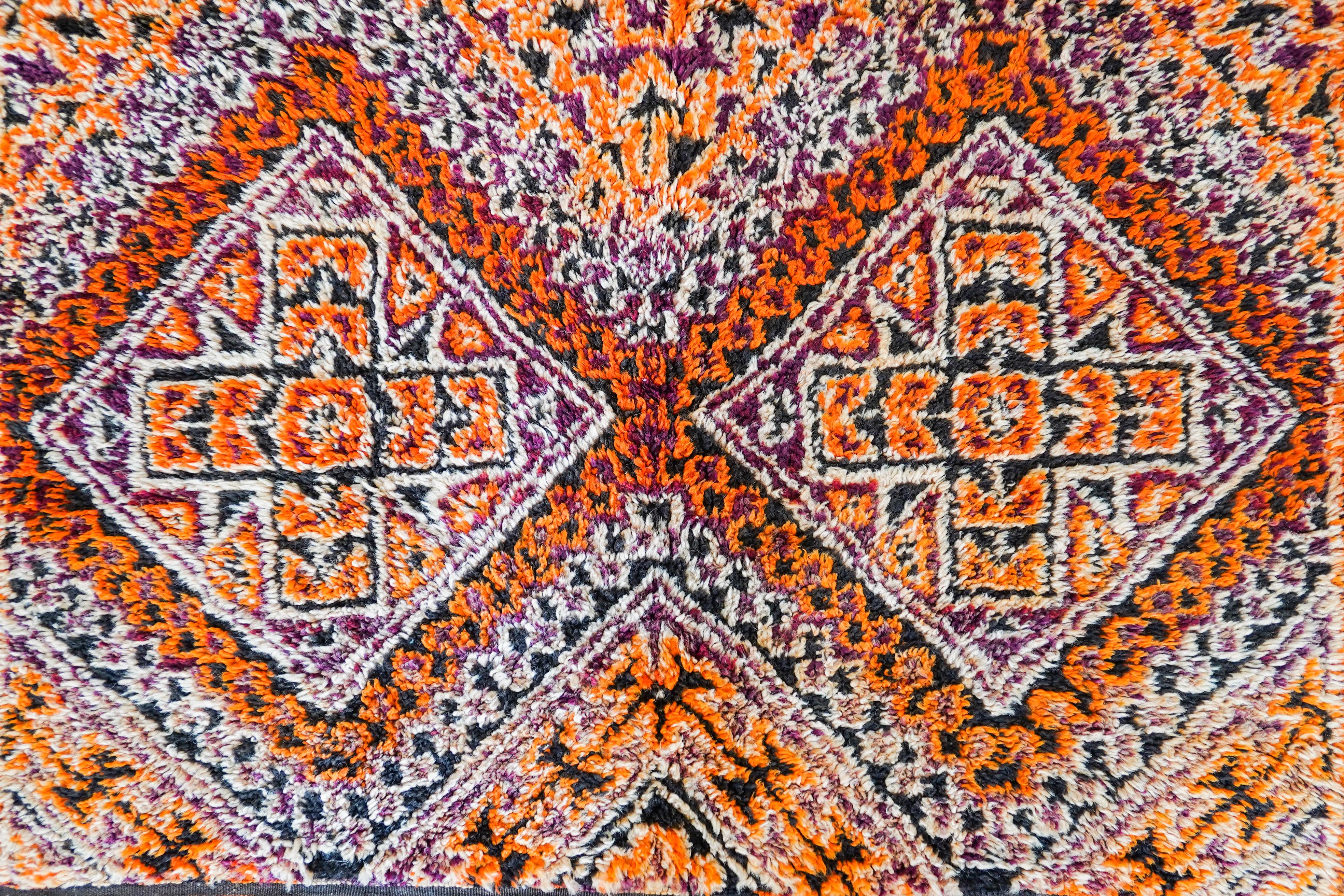 Orange Vintage Moroccan rug from 70s  100% wool  5.2x11 Ft 160x330 Cm In Good Condition For Sale In Salé, MA