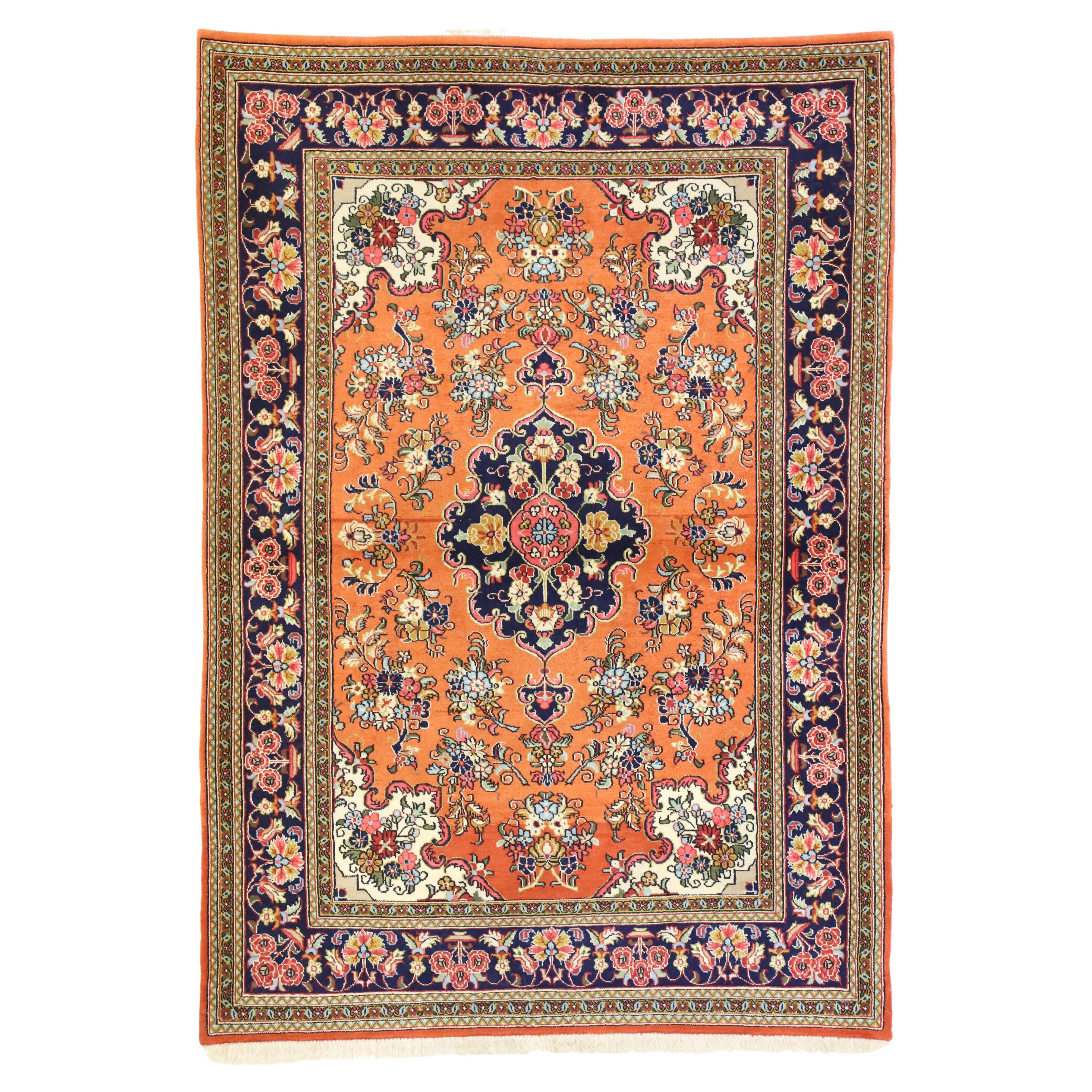 Tapis persan vintage orange en soie à fleurs Qum de style rococo français