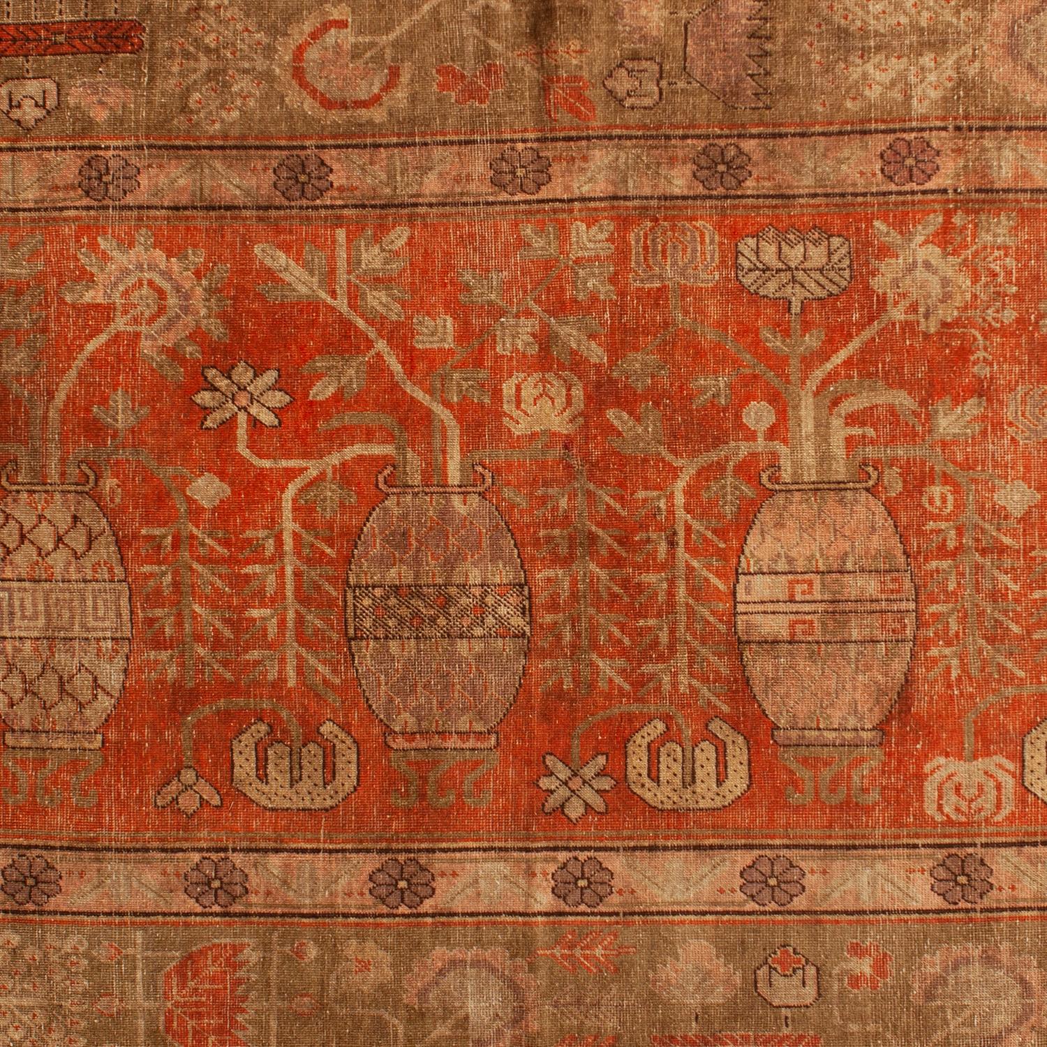 Rehaussez votre décoration intérieure avec cet exquis tapis traditionnel en laine Kohtan Orange Vintage - 5'4