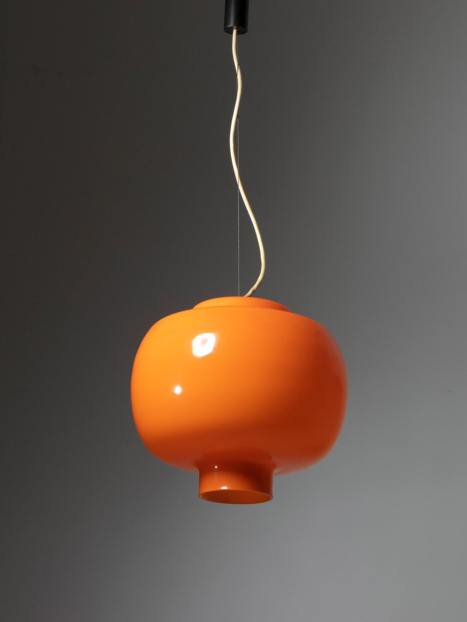 italien Grande lampe suspendue en verre de Murano orange de Vistosi, Italie, années 1960 en vente
