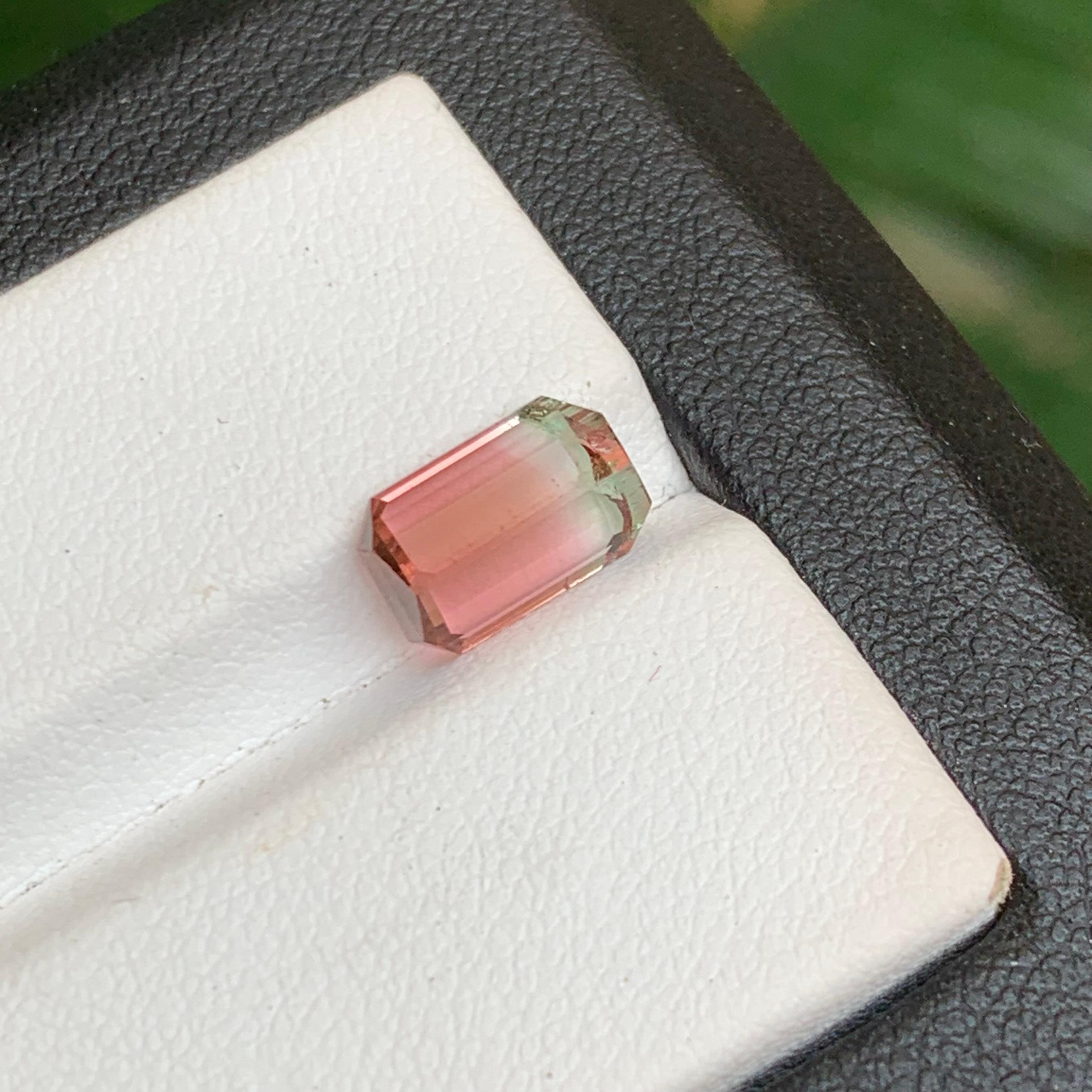 Bague en tourmaline naturelle bicolore rose orangé, pierre précieuse non sertie de 2,35 carats, taille émeraude en vente 4