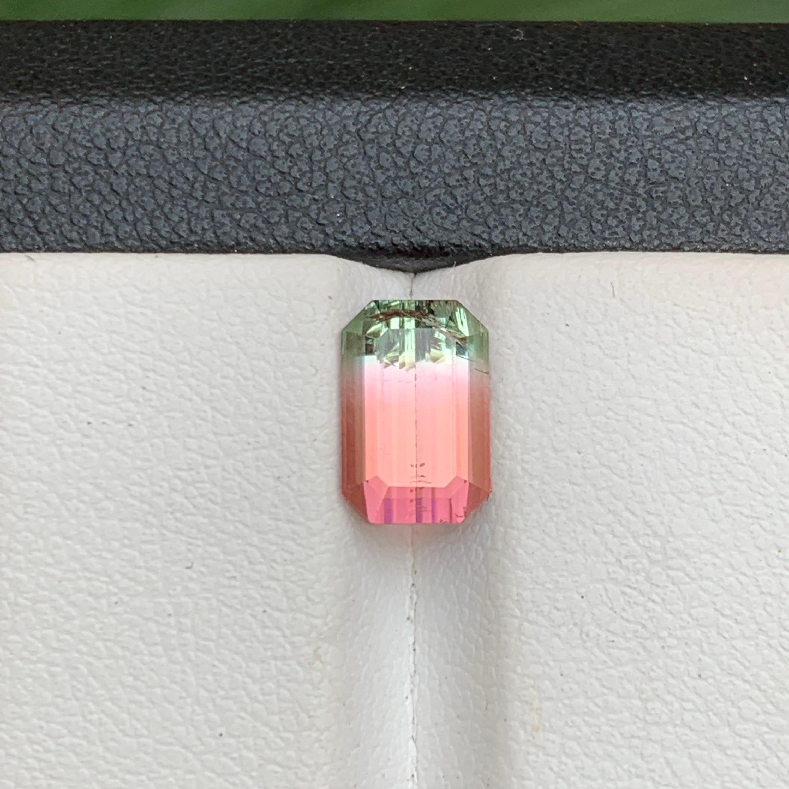 Bague en tourmaline naturelle bicolore rose orangé, pierre précieuse non sertie de 2,35 carats, taille émeraude Unisexe en vente