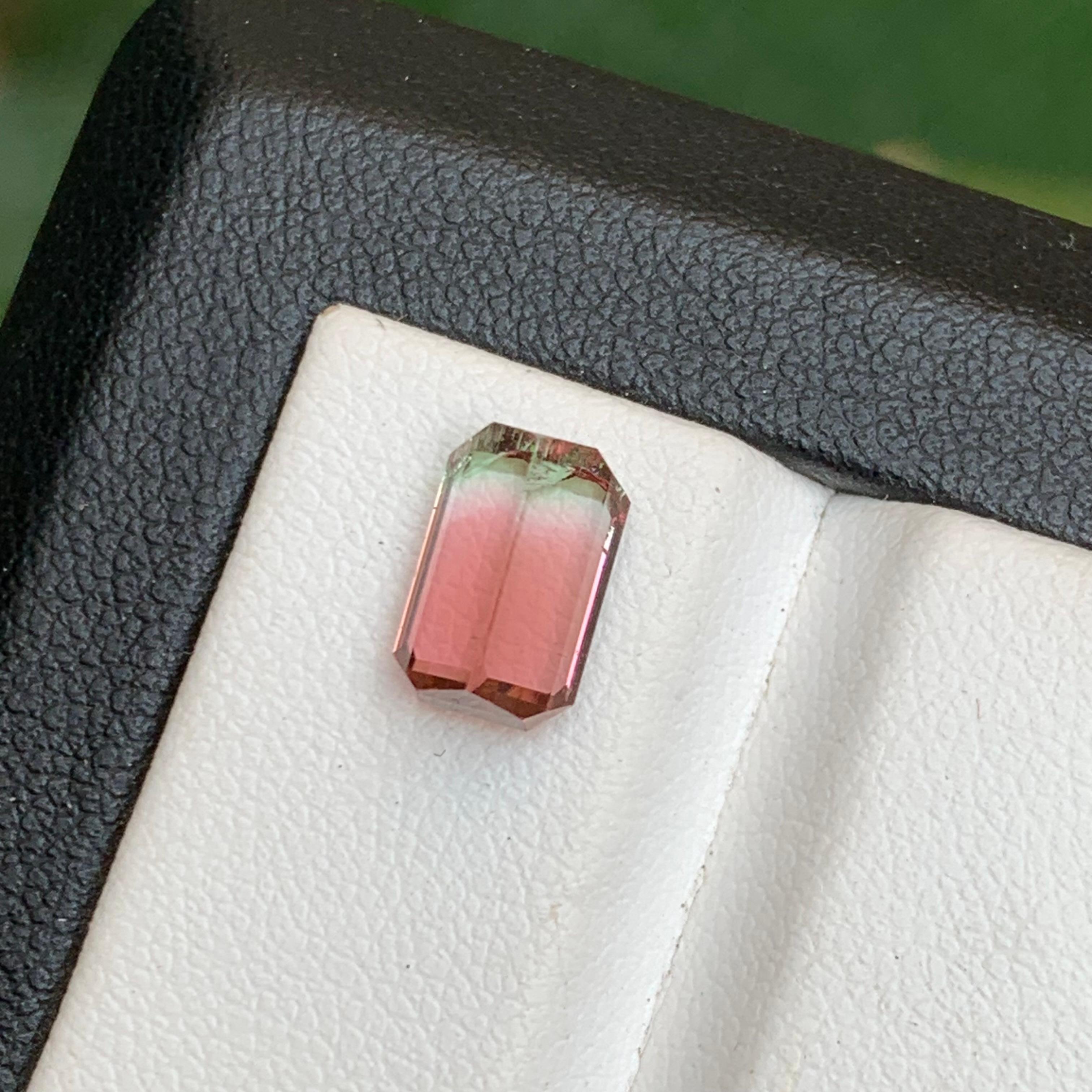 Bague en tourmaline naturelle bicolore rose orangé, pierre précieuse non sertie de 2,35 carats, taille émeraude en vente 1