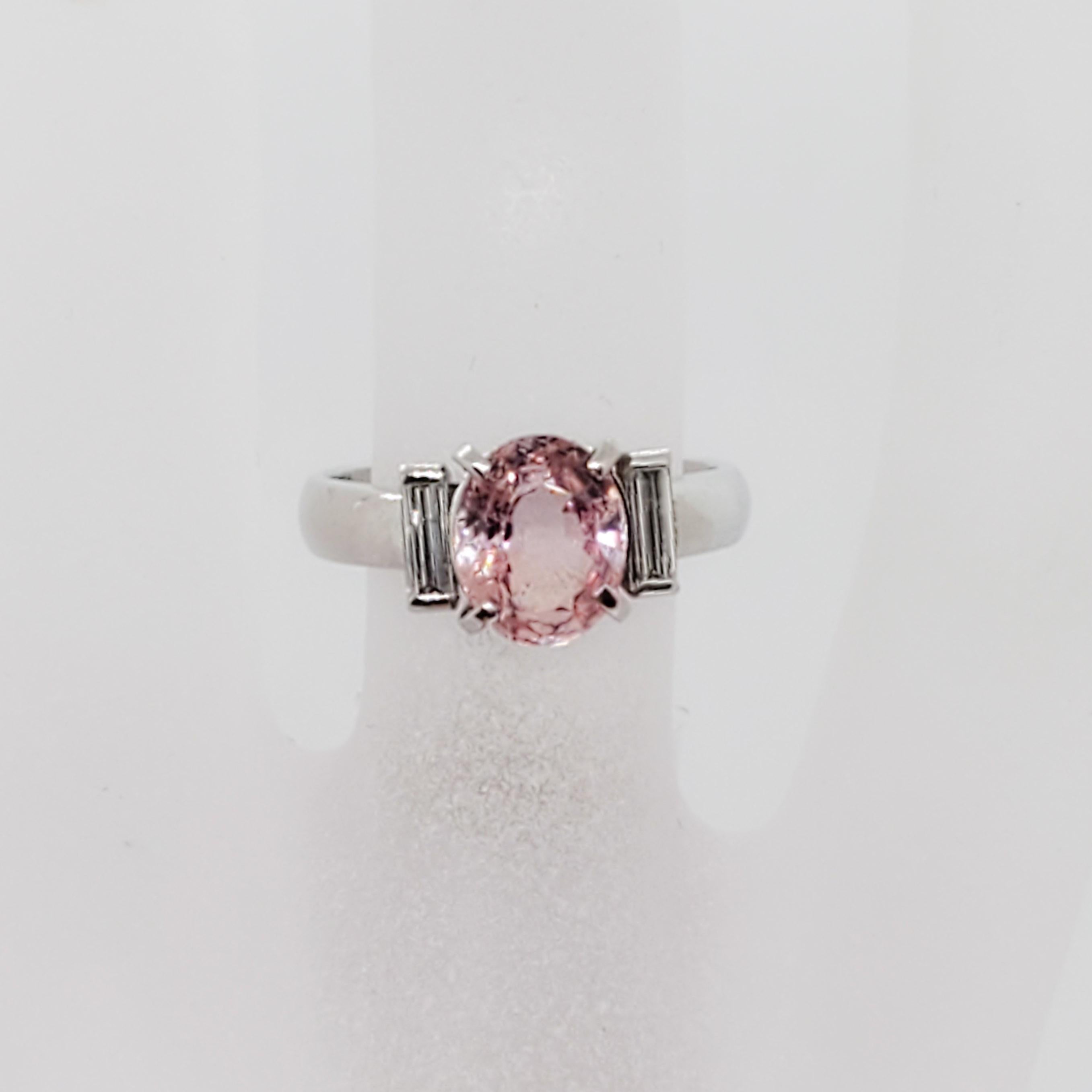 Orangy Pink Sapphire Oval and White Diamond 3-Stone Ring in Platinum In New Condition In Los Angeles, CA