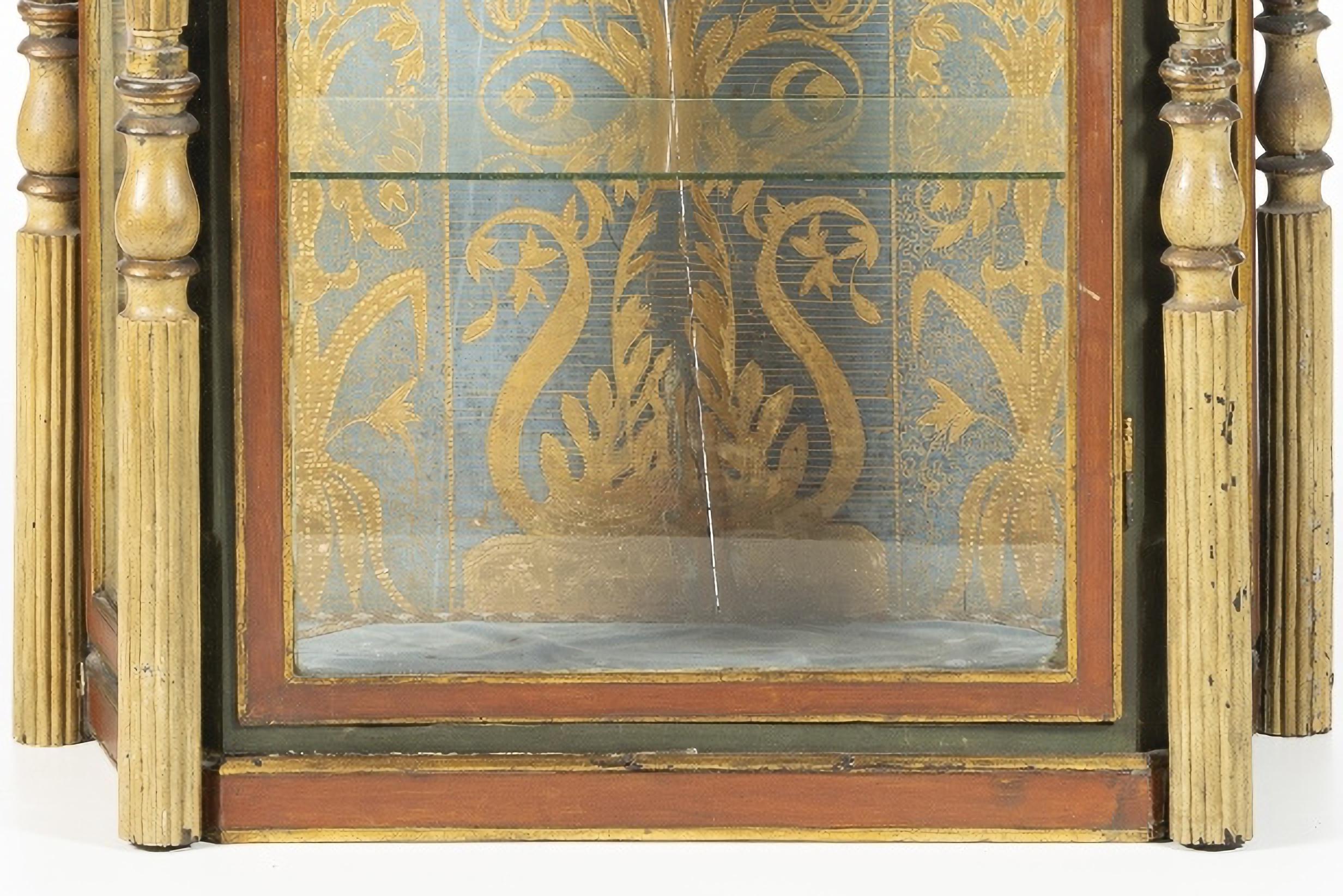 ORATORIO

Portugués del siglo XIX
madera pintada y dorada.
Puertas y laterales de cristal, adaptados para exposición.
Dimensiones: 128 x 60 x 30 cm
Buen estado