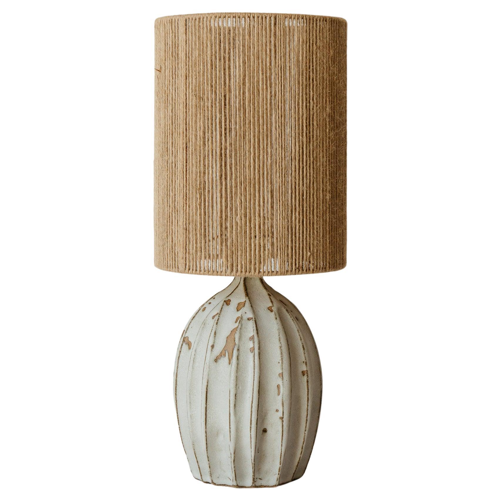 Lampada da tavolo in ceramica Orbe Matte Cream White di Grès Éditions in vendita
