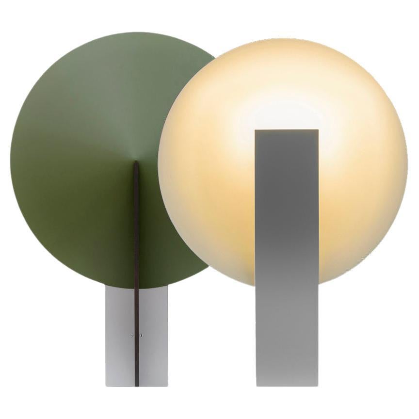Orbe-Tischlampe, von RAIN, zeitgenössische Lampe, Messing und Aluminium, Schwarz und Grün