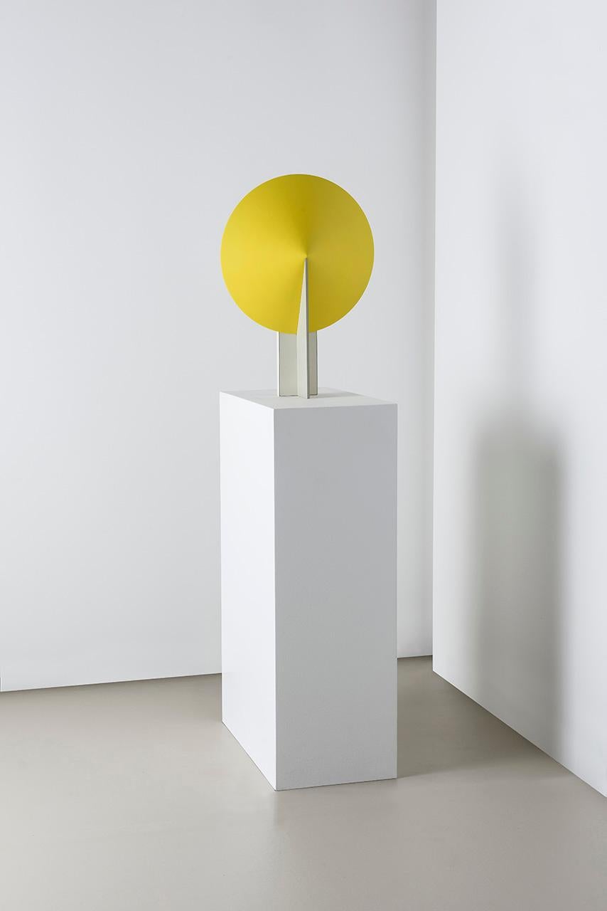 Brazilian Orbe Table Lamp, by RAIN, Contemporary Lamp, Brass & Aluminium, Yellow & White For Sale
