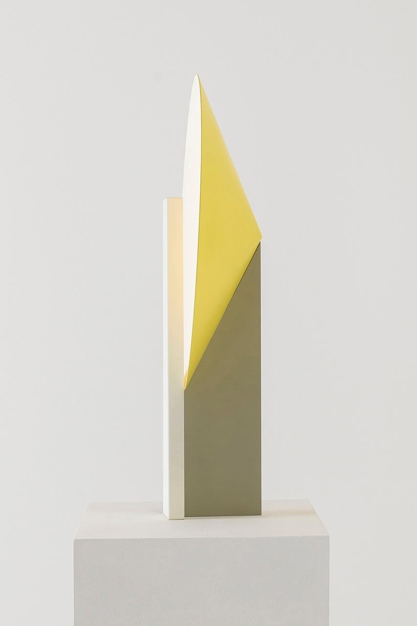 Orbe Table Lamp, by RAIN, Contemporary Lamp, Brass & Aluminium, Yellow & White In New Condition For Sale In Sao Paulo, SP