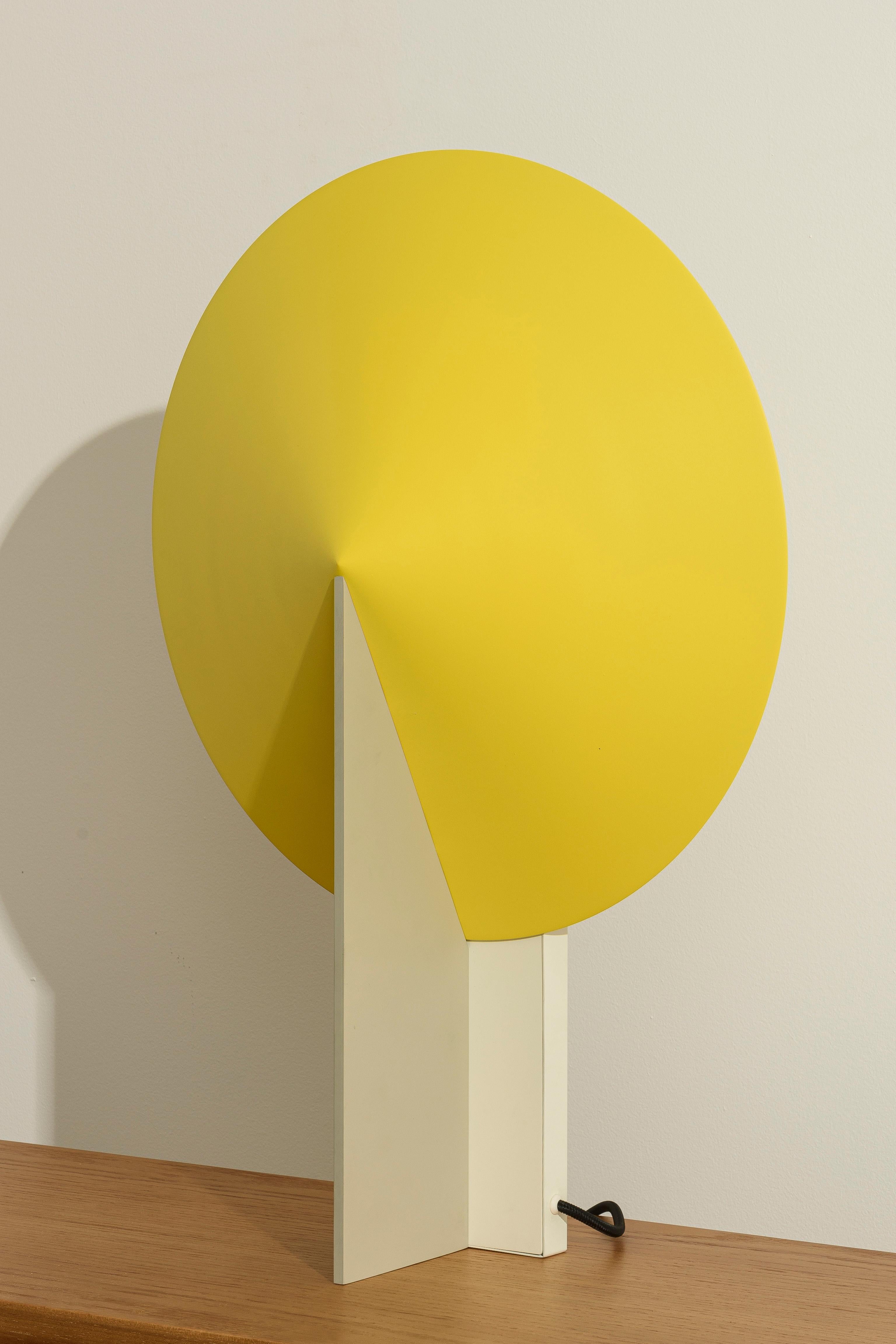 Aluminum Orbe Table Lamp, by RAIN, Contemporary Lamp, Brass & Aluminium, Yellow & White For Sale