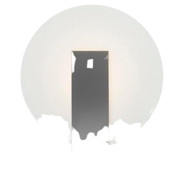 Orbe est une lampe murale à lumière indirecte, conçue pour apporter un éclairage doux à l'environnement.
?
La pièce a une structure simple, composée du minimum requis pour sa fonctionnalité : la boîte frontale abrite la source lumineuse et fournit