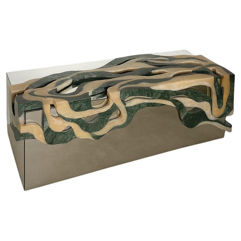 Collection'S

HOMA tratta il materiale sia come mezzo che come soggetto, esplorando come il marmo e una superficie riflettente possano essere modellati in oggetti che rispecchiano il passato e sollecitano i sensi. La Collection'S è una