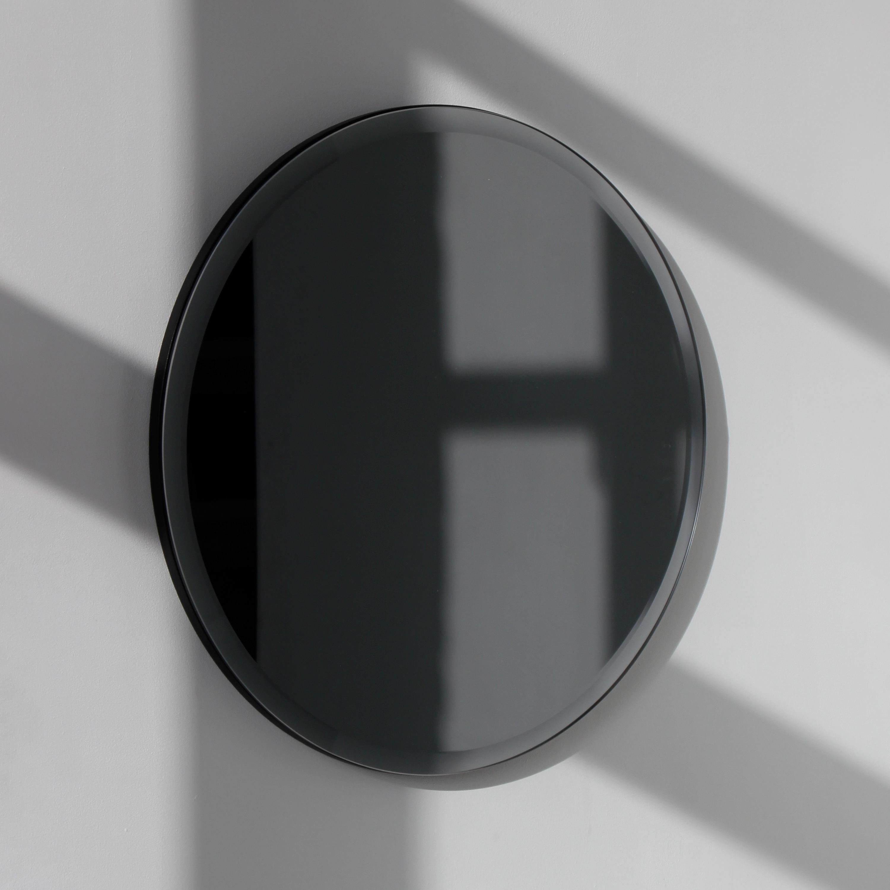 Organique Miroir biseauté noir teinté rond sans cadre Orbis, dos en faux cuir, XL en vente