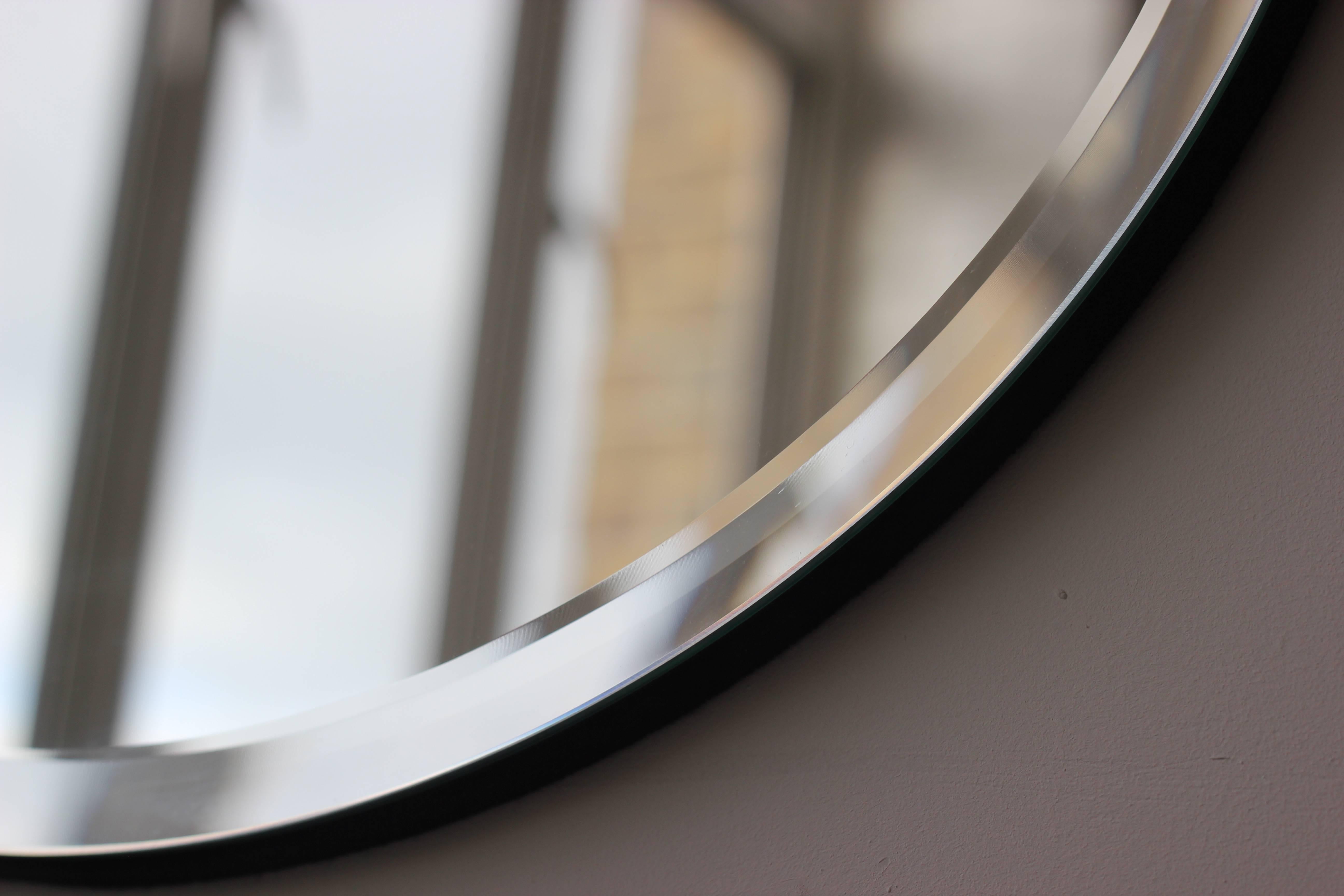 Britannique Miroir circulaire Art Déco biseauté Orbis sans cadre avec support en velours, régulier en vente