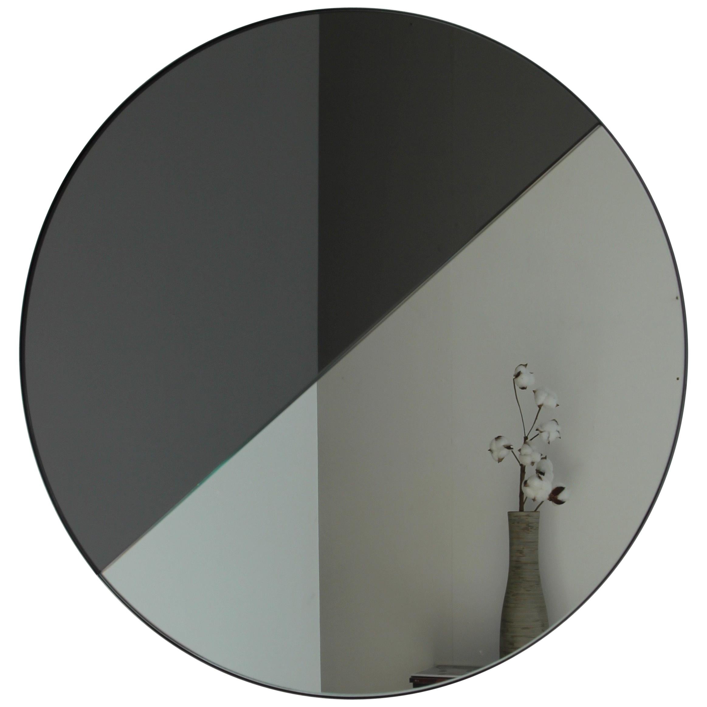 Orbis Dualis Specchio rotondo minimalista misto a tinta nera con cornice nera, medio