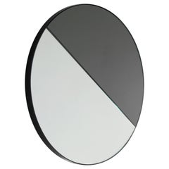 Orbis Dualis Specchio rotondo contemporaneo a tinta mista con cornice nera, XL