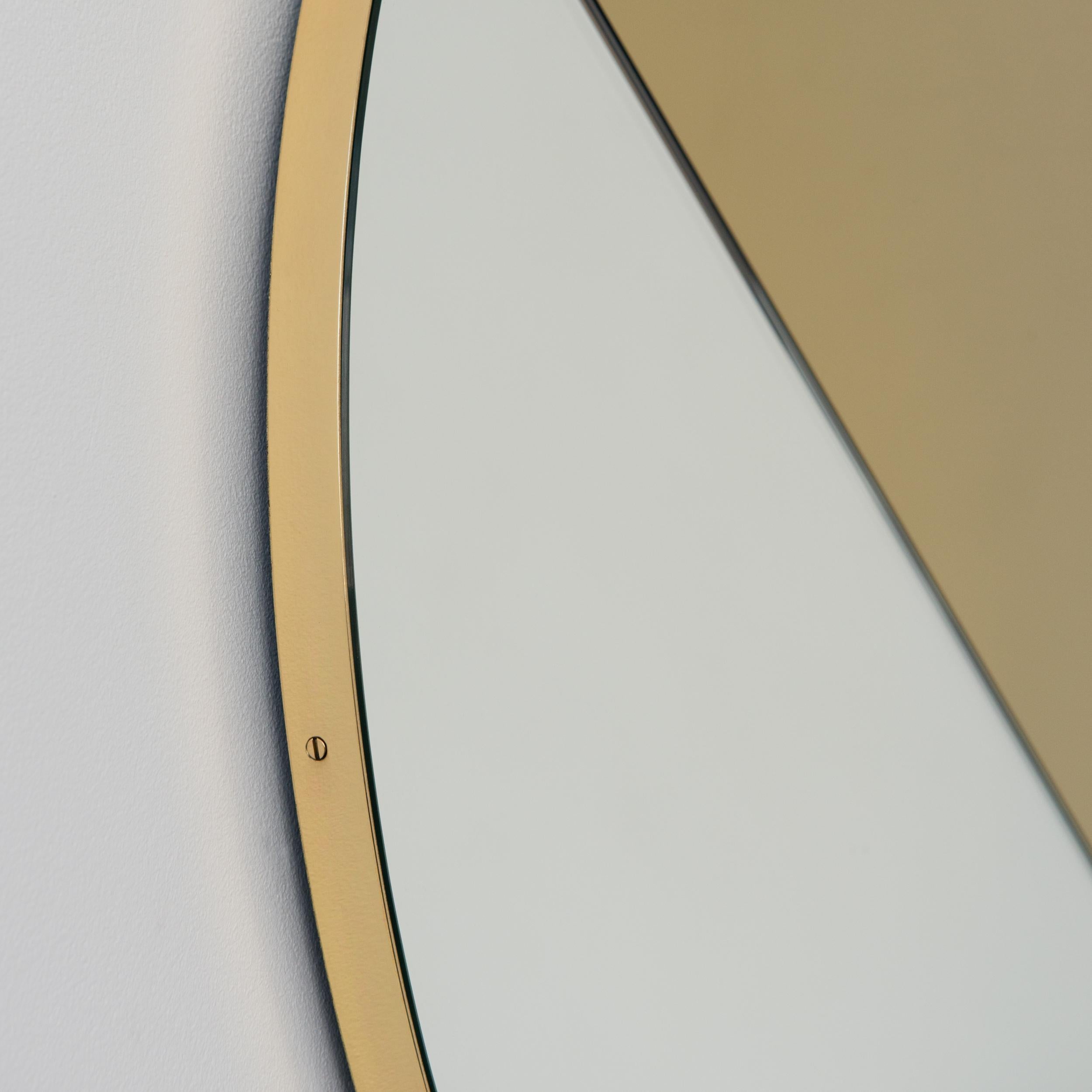 Britannique Miroir rond Orbis Dualis teinté or et argent avec cadre en laiton, standard en vente