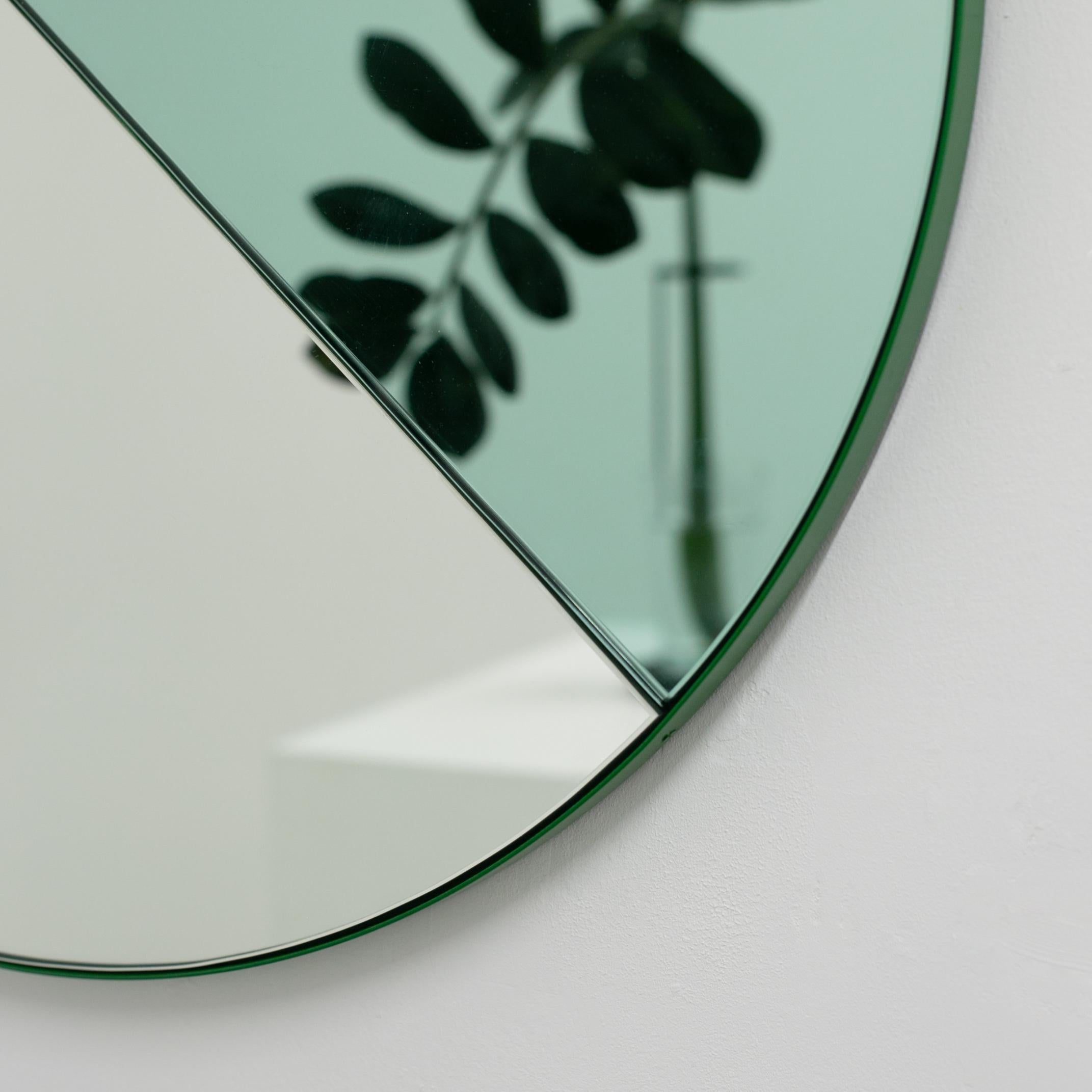 Orbis Dualis Mixed 'Green and Silver' Round Mirror with Green Frame, Regular 1