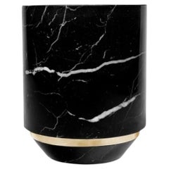 Orbis - Jarrón de Mármol Nero Marquina con Detalles de Latón Pulido