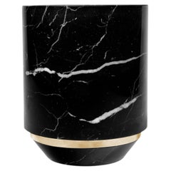 Orbis - Vaso in marmo Nero Marquina con accenti in ottone lucido