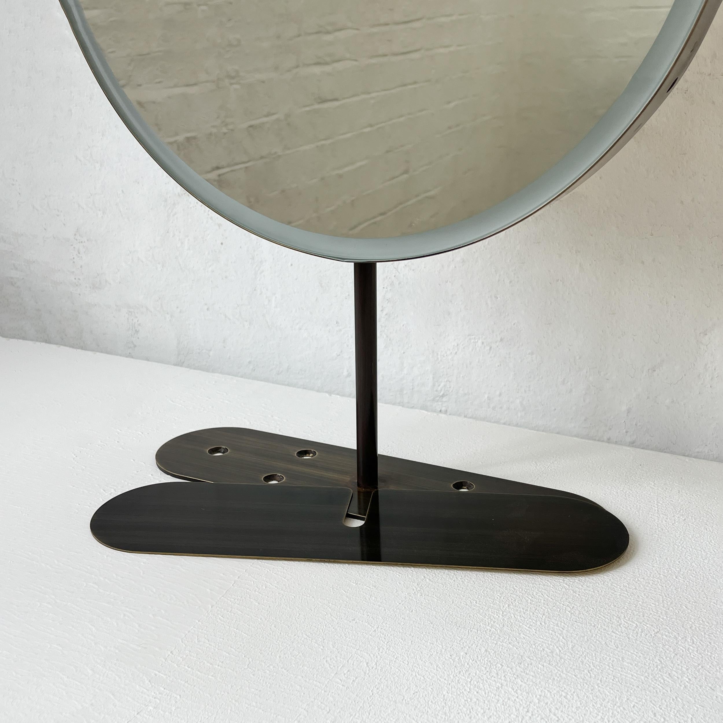 Orbis Runder Beleuchteter Tischspiegel mit Rahmen in Bronze Patina im Zustand „Neu“ im Angebot in London, GB