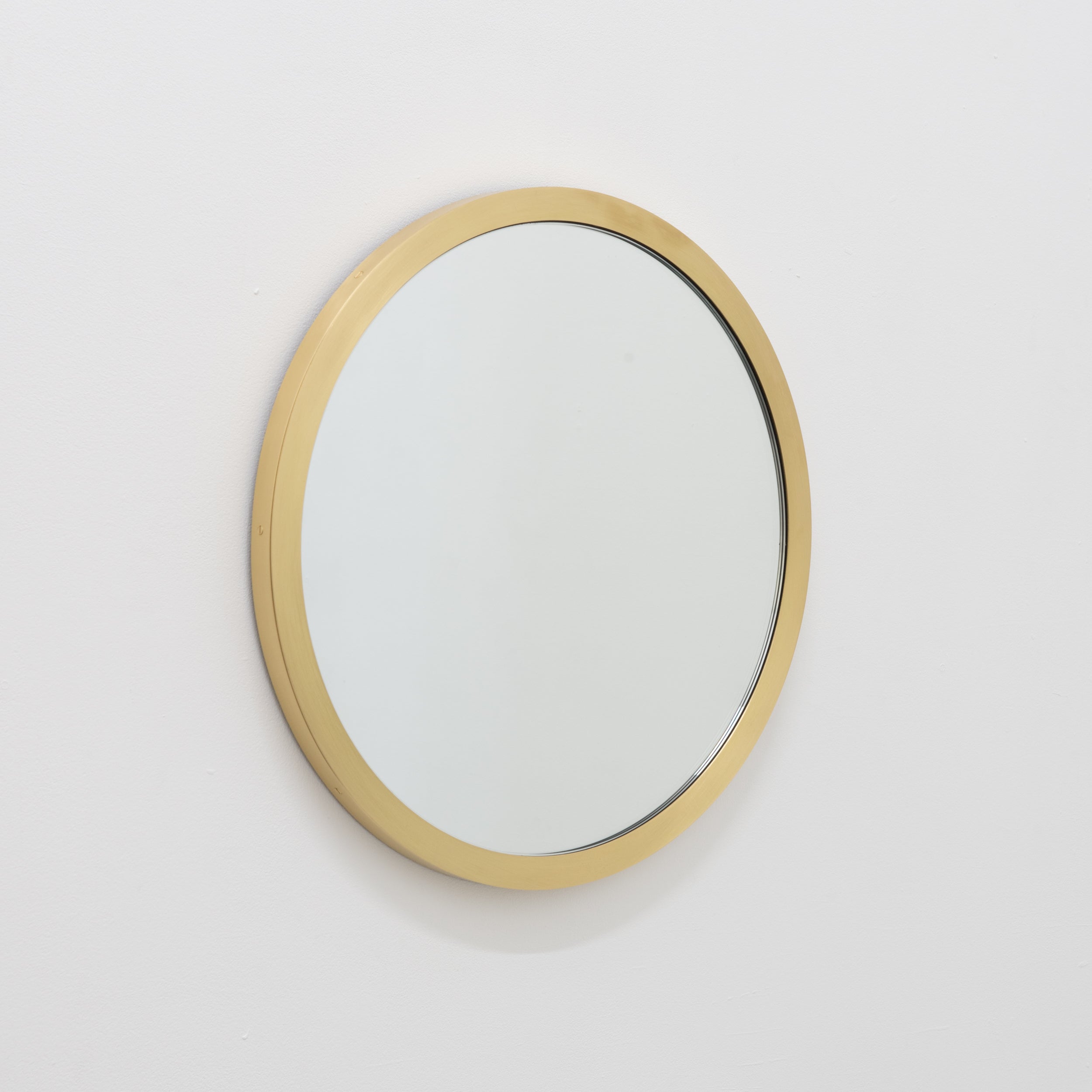 Our brand new 'Full Frame' design maintains the chic and elegant style of Alguacil & Perkoff' signature 'Minimalist Frame' mirrors, yet placing more emphasis on the solid brass. The designer awards more prominence to this noble material by creating