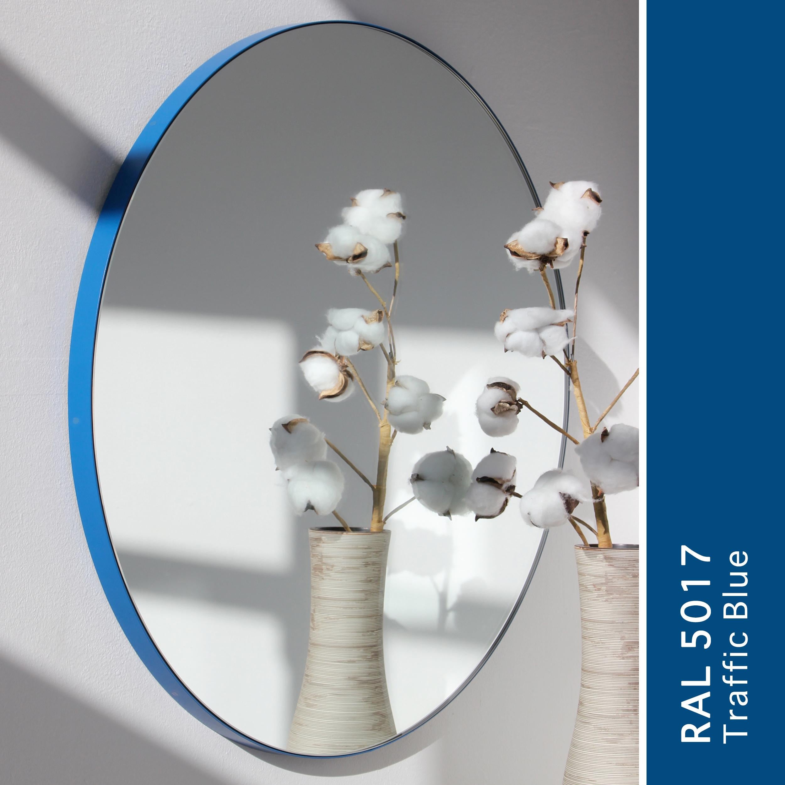 Miroir Grand miroir moderne rond Orbis avec cadre bleu en vente