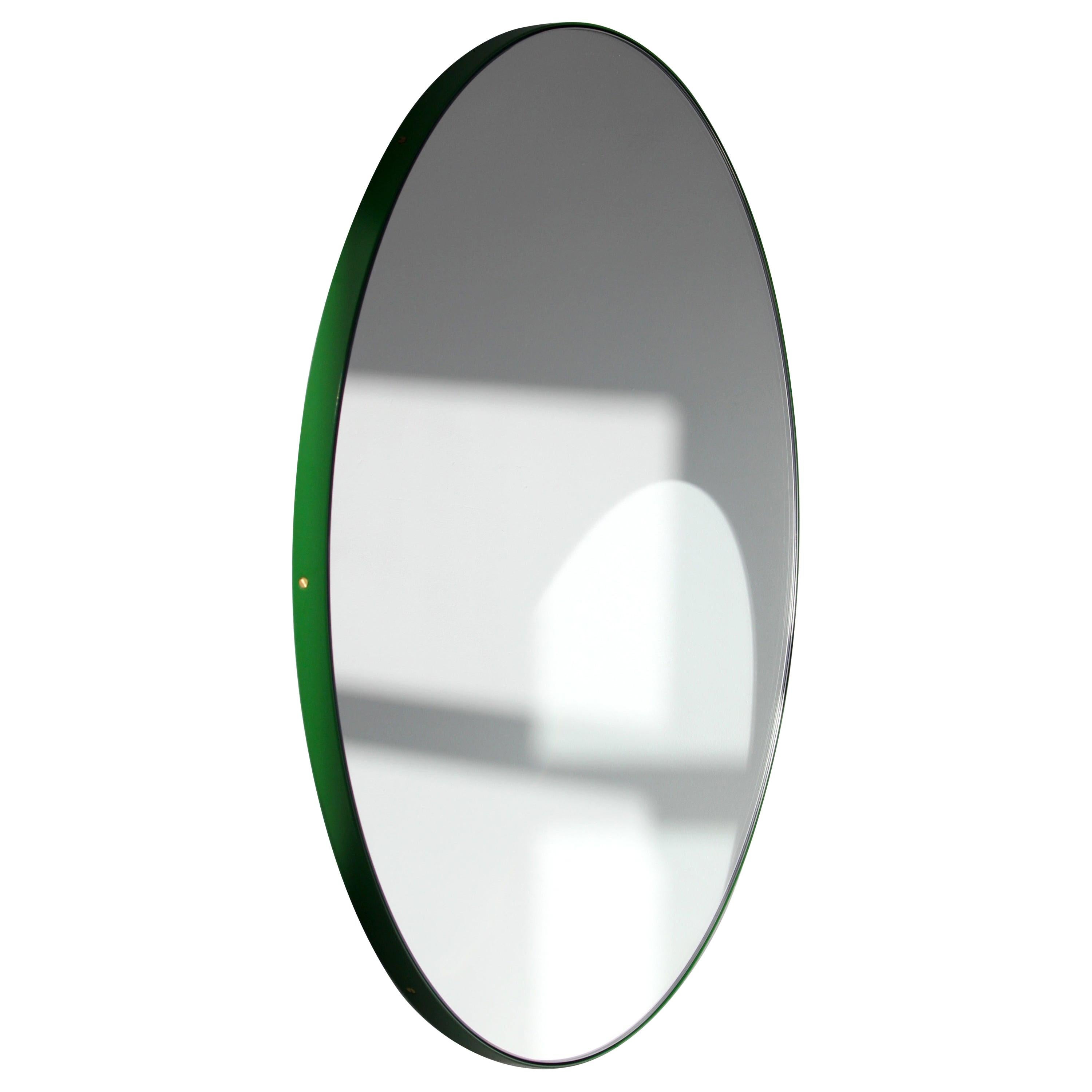 Grand miroir rond moderne personnalisable avec cadre vert Orbis en vente