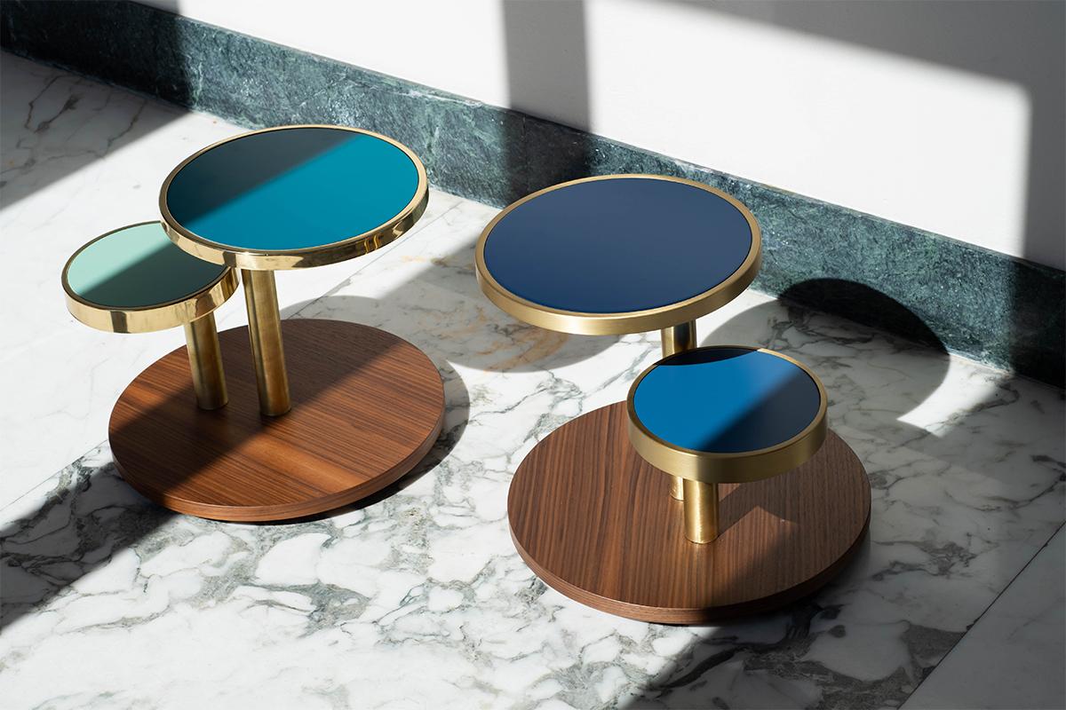 OrBis, Side Table with Colored Round Tops and Brass or Copper Rings (Italienisch) im Angebot