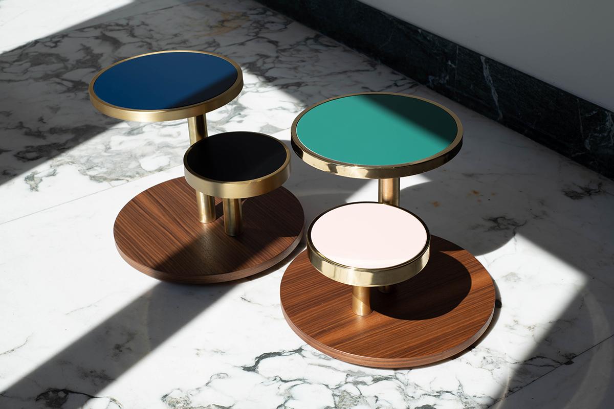 OrBis, Side Table with Colored Round Tops and Brass or Copper Rings (Gebürstet) im Angebot