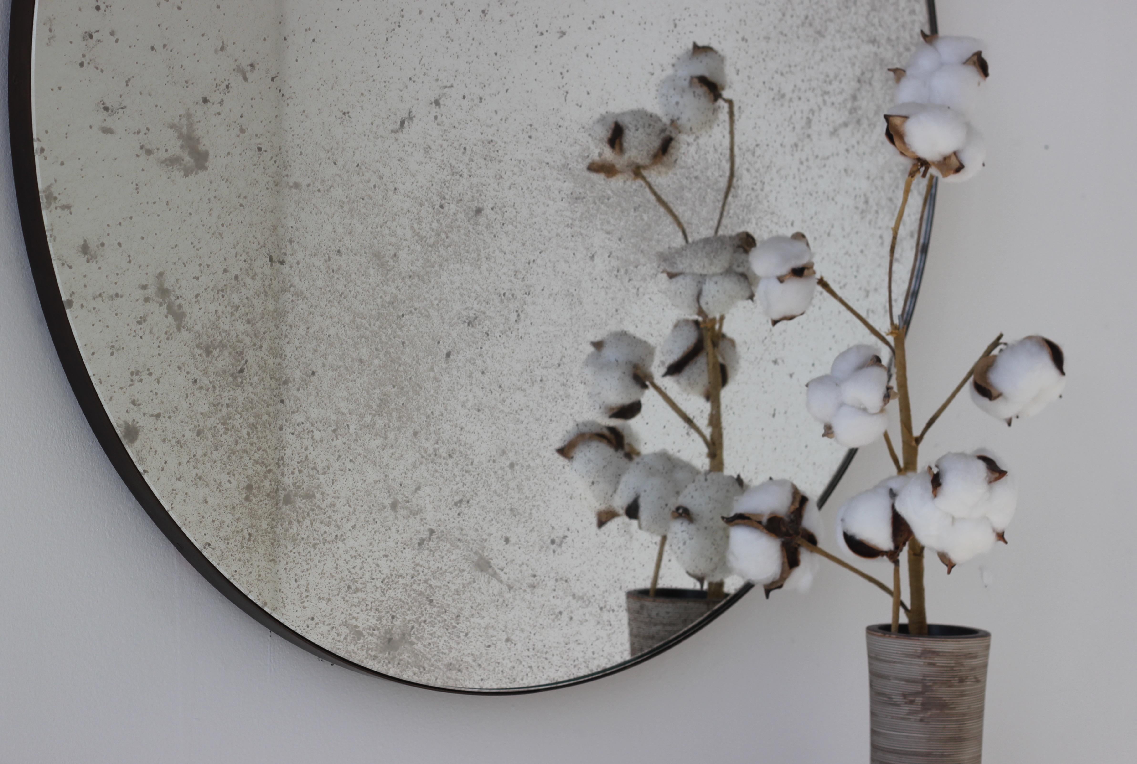 XXIe siècle et contemporain Miroir rond Art Déco ancien avec cadre en laiton patiné Orbis, XL en vente